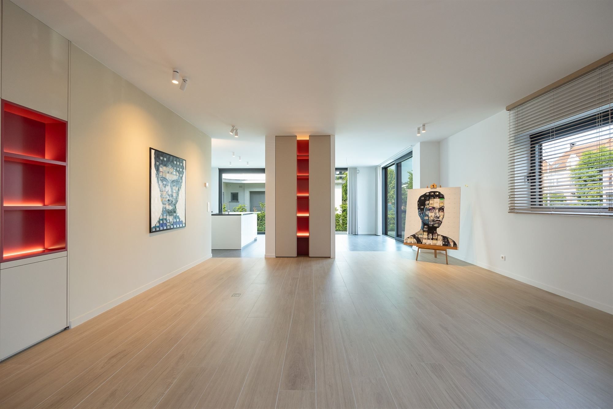 Lichtrijk en luxueus appartement met omvattende tuin foto 4