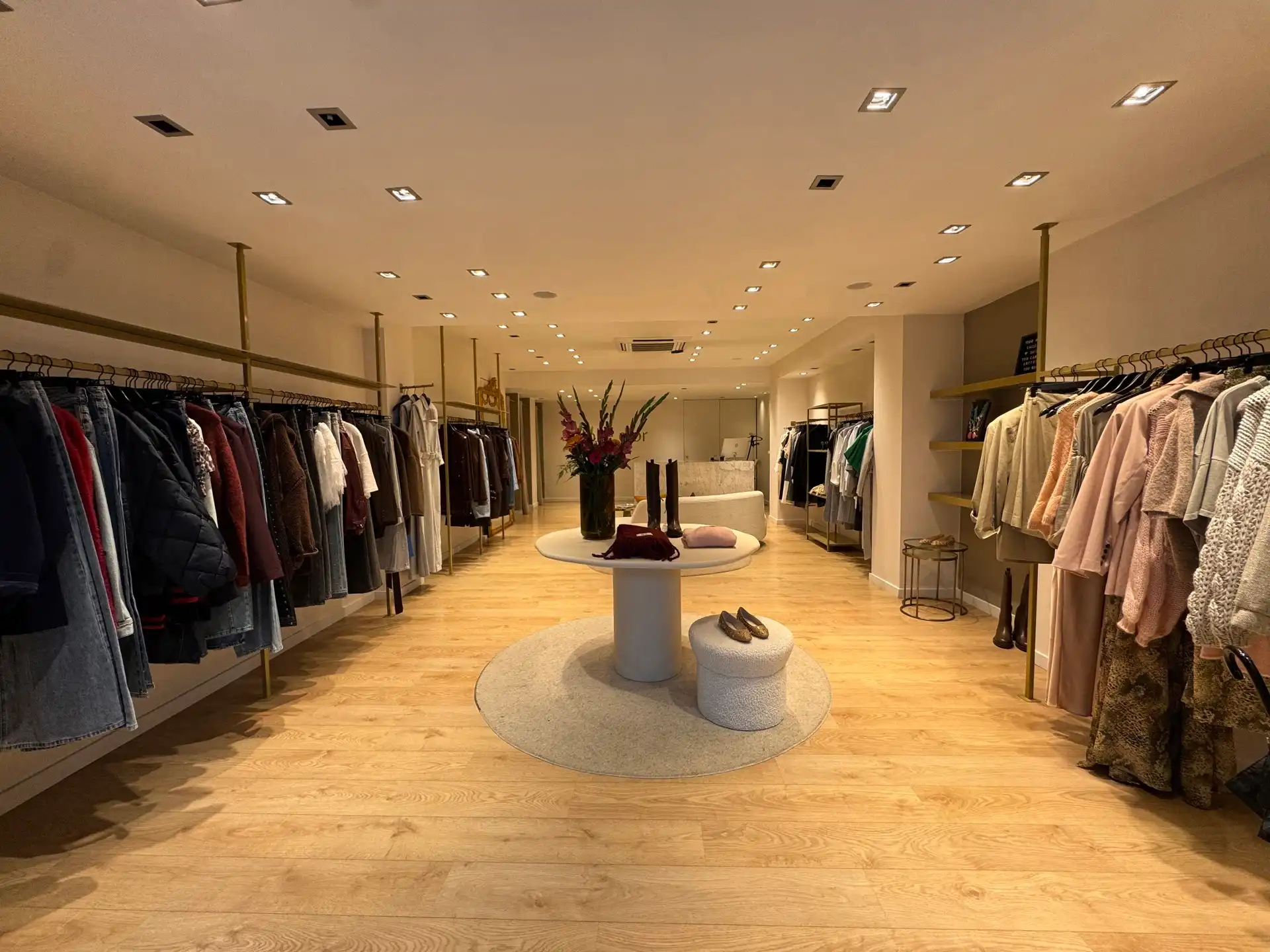 Instapklaar handelspand van 80m² foto 2