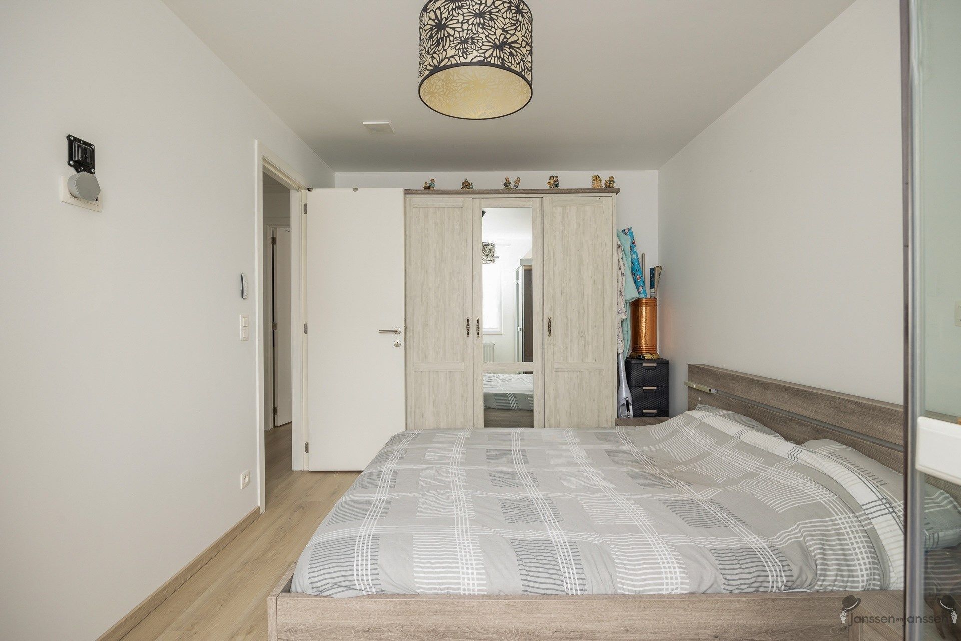 Instapklare gezinswoning met alle comfort en tuin foto 9