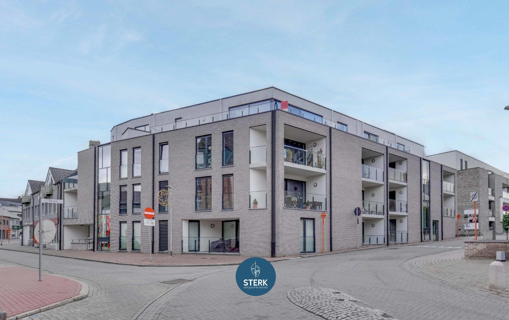 RECENT APPARTEMENT INCLUSIEF PARKING + 2 BERGINGEN IN CENTRUM LANAKEN !  foto 29