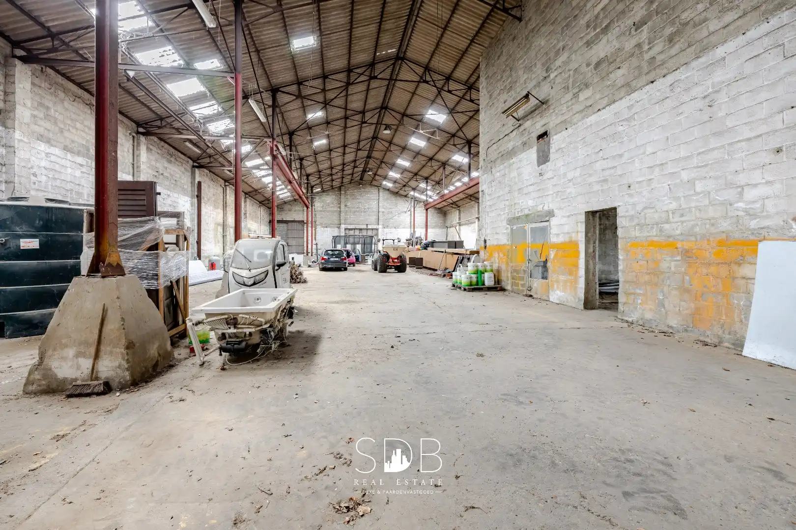 Landelijke villa met ruime bedrijfsgebouwen en opslagmogelijkheden op 23.740m² foto 38