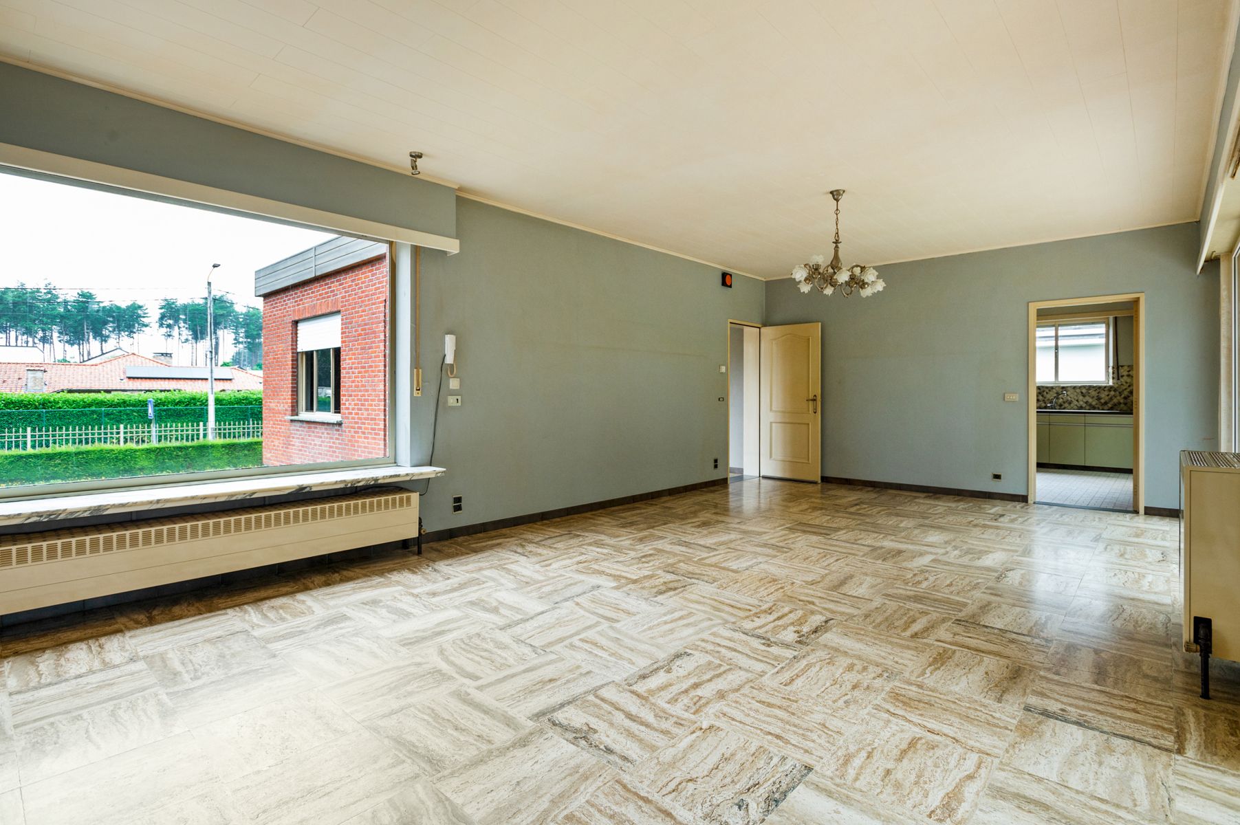 Gelijkvloerse villa met 3 slks op 2800m2 grond foto 8