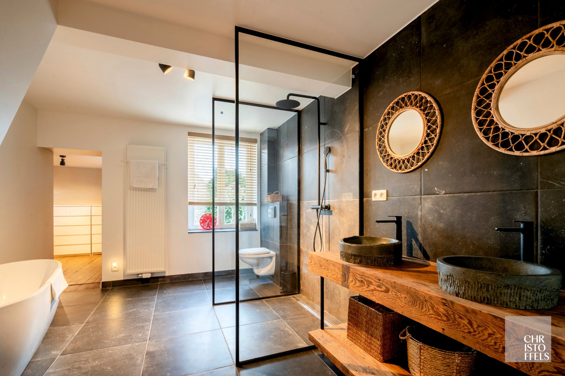 Kwalitatief gerenoveerde hoeve met 413 m² woonbeleving!  foto 20
