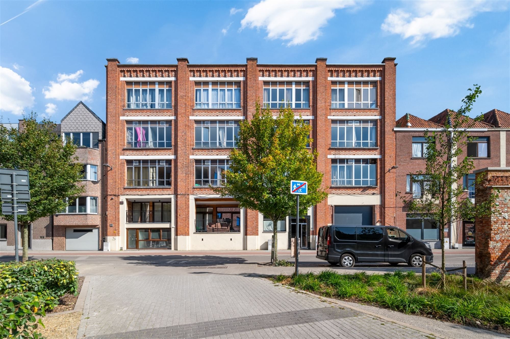 (77-11) Studio voor eigen bewoning of verhuur in het centrum van Aalst foto 2