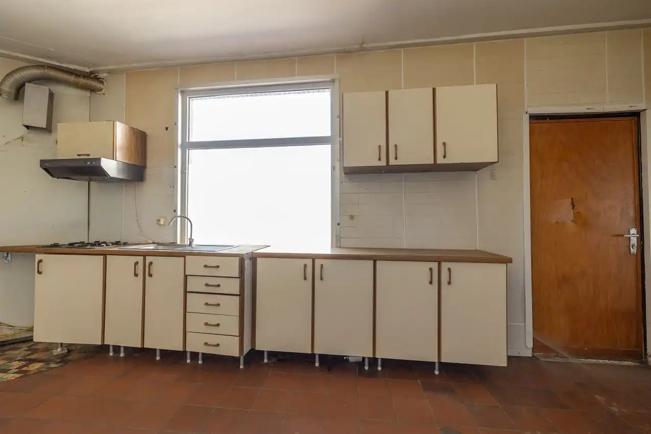 Handelszaak uiterst commercieel gelegen foto 9