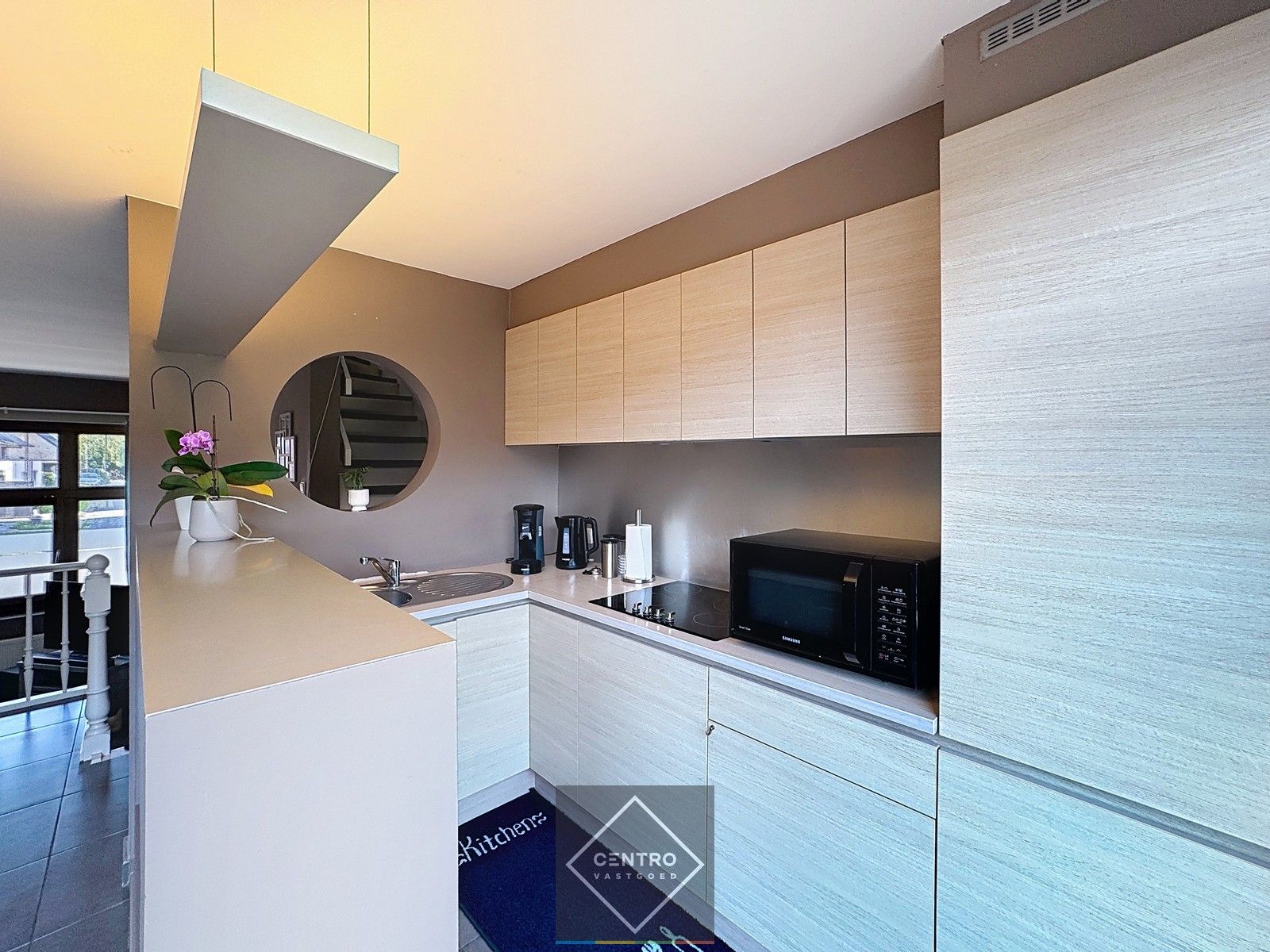 Leuke cottagewoning met alle COMFORT met 3 slpks, garage en ZUIDger. tuin! foto 7