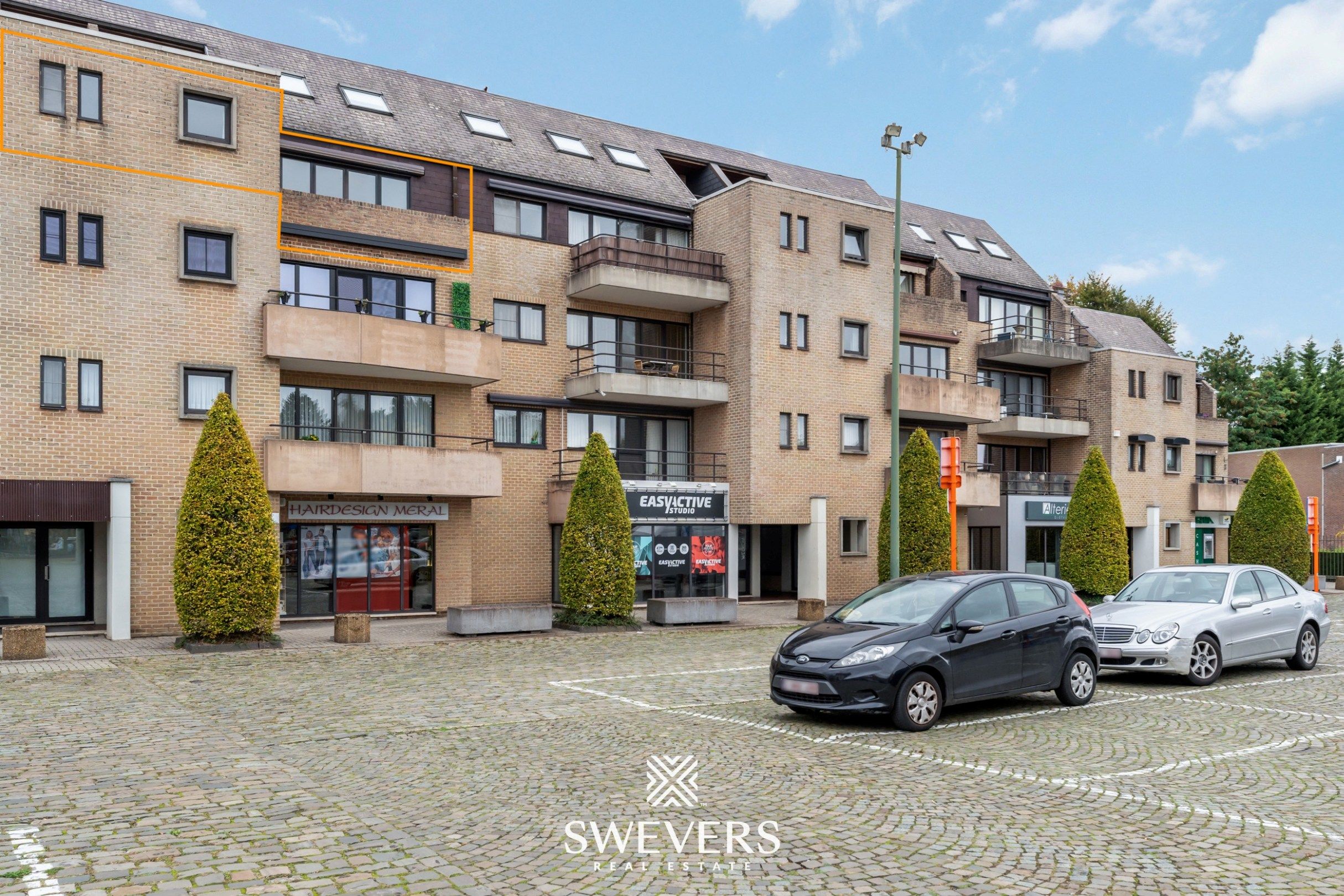 Instapklaar appartement met twee slaapkamers en autostaandplaats foto {{pictureIndex}}