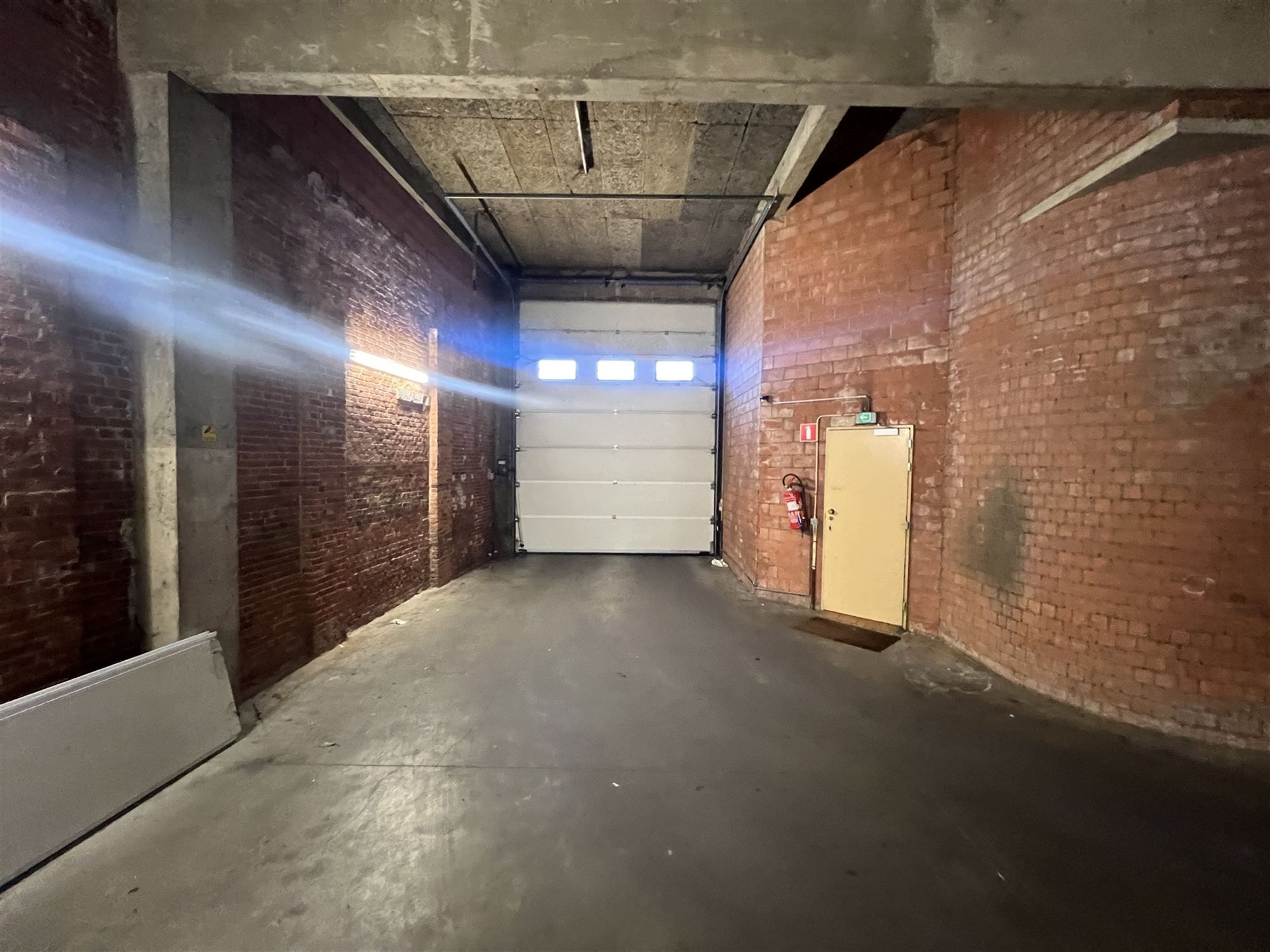 Ruim, comfortabel appartement met garage. foto 16