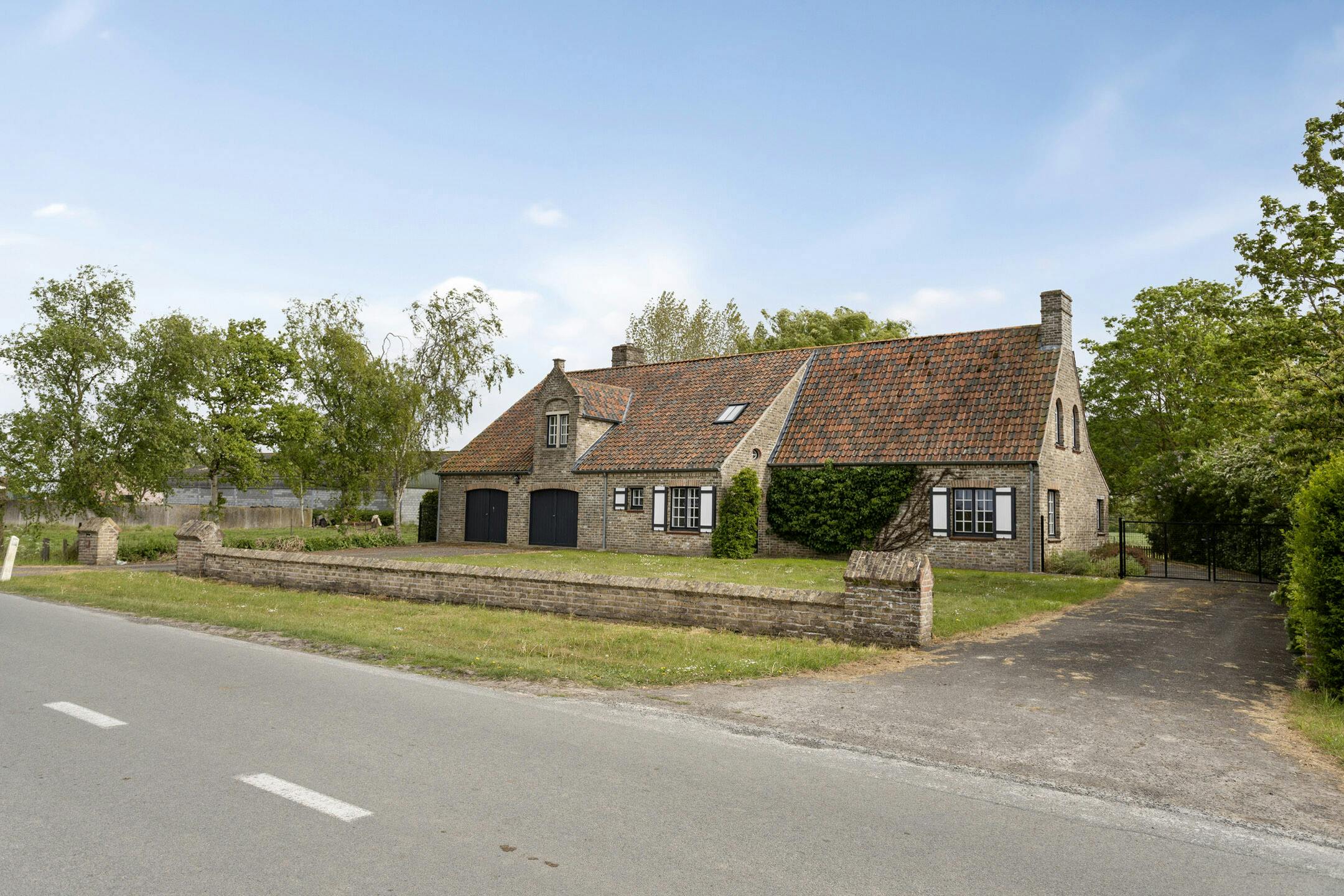 Hoofdfoto van de publicatie: Idyllisch gelegen huis langs de Oude Sluissedijk te Damme
