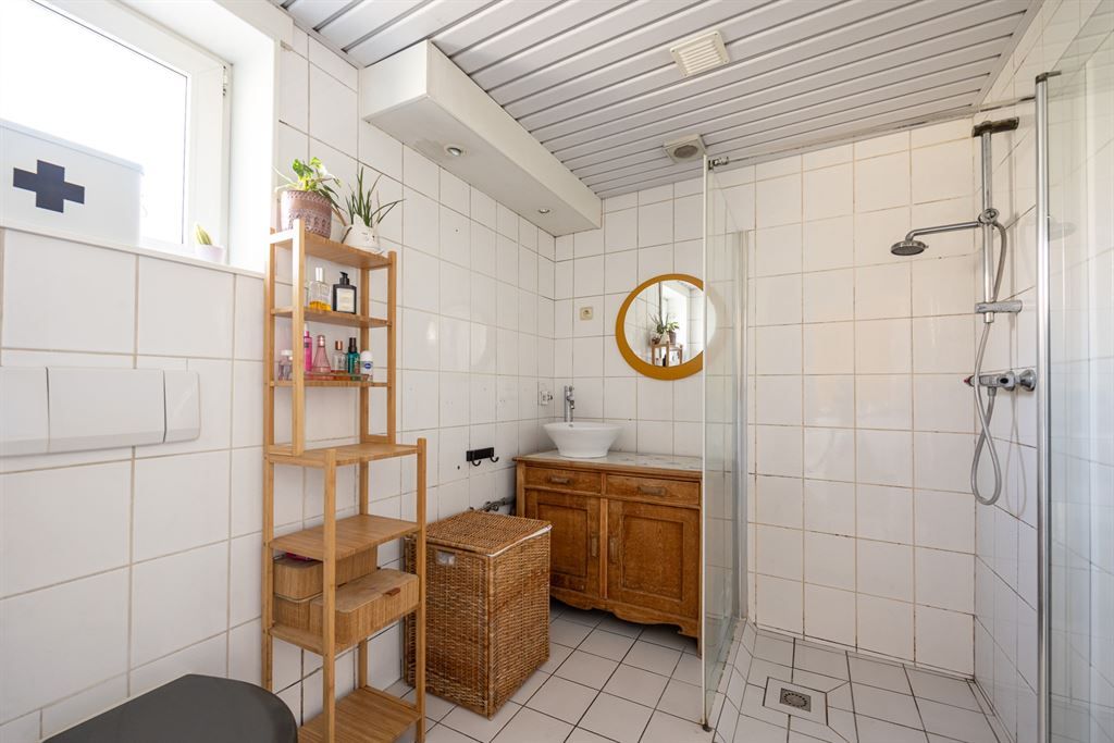 Authentieke woning met 4 slpk en grote tuin foto 7