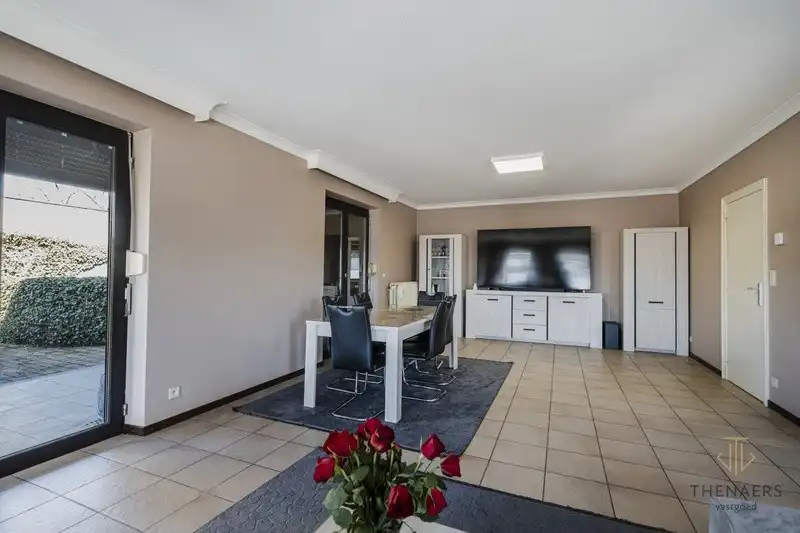 Ruime woning met tal van mogelijkheden op een strategische locatie in Sint-Truiden. foto 6