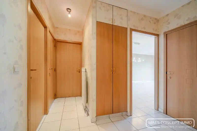 Op te frissen appartement met 2 slaapkamers & 2 ruime terrassen in het hart van Roeselare foto 7