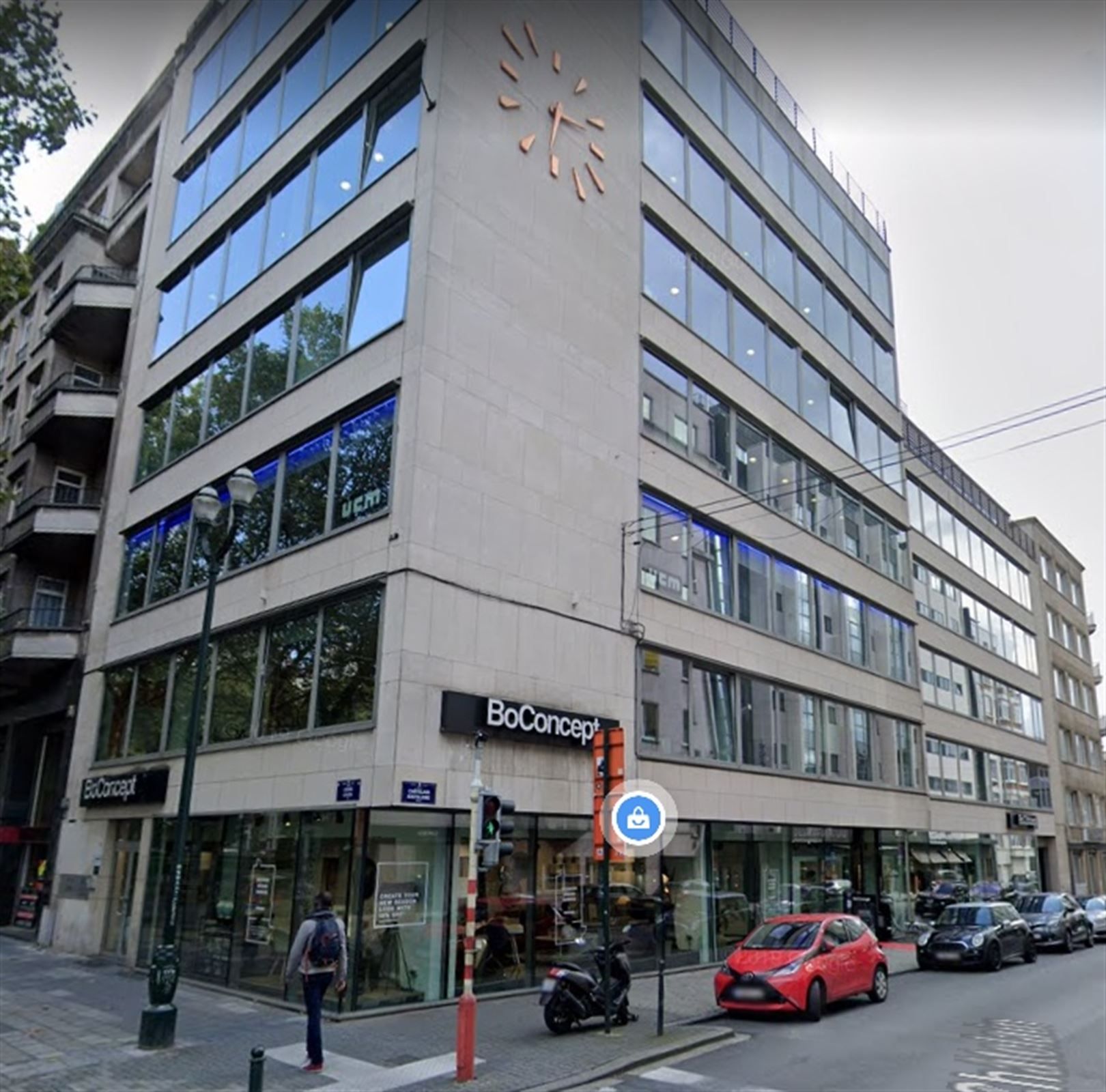 LOUIZA 209A: 444m² foto {{pictureIndex}}