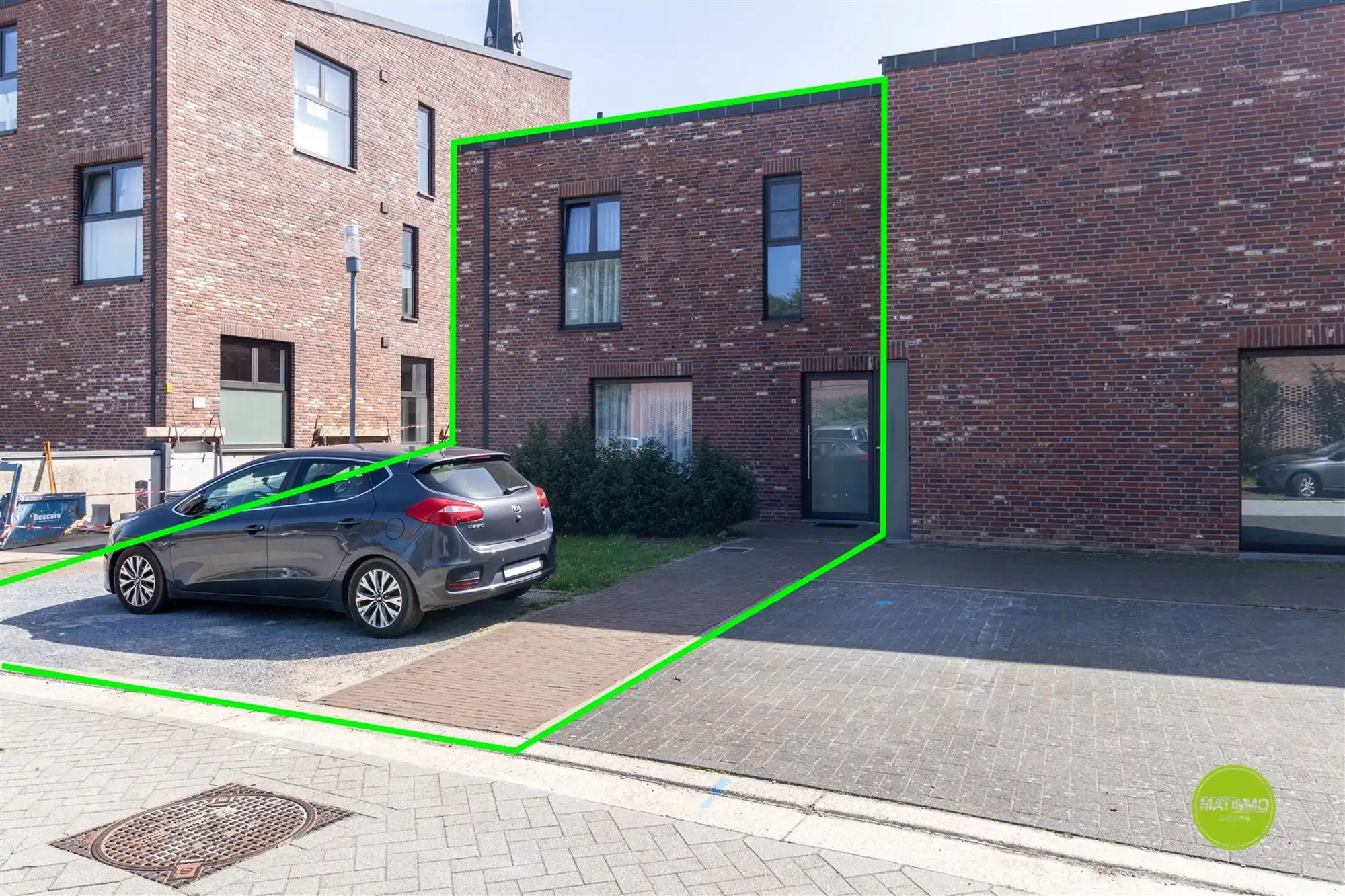 Modern wonen met zonnige tuin en private parkeerplaats foto 16