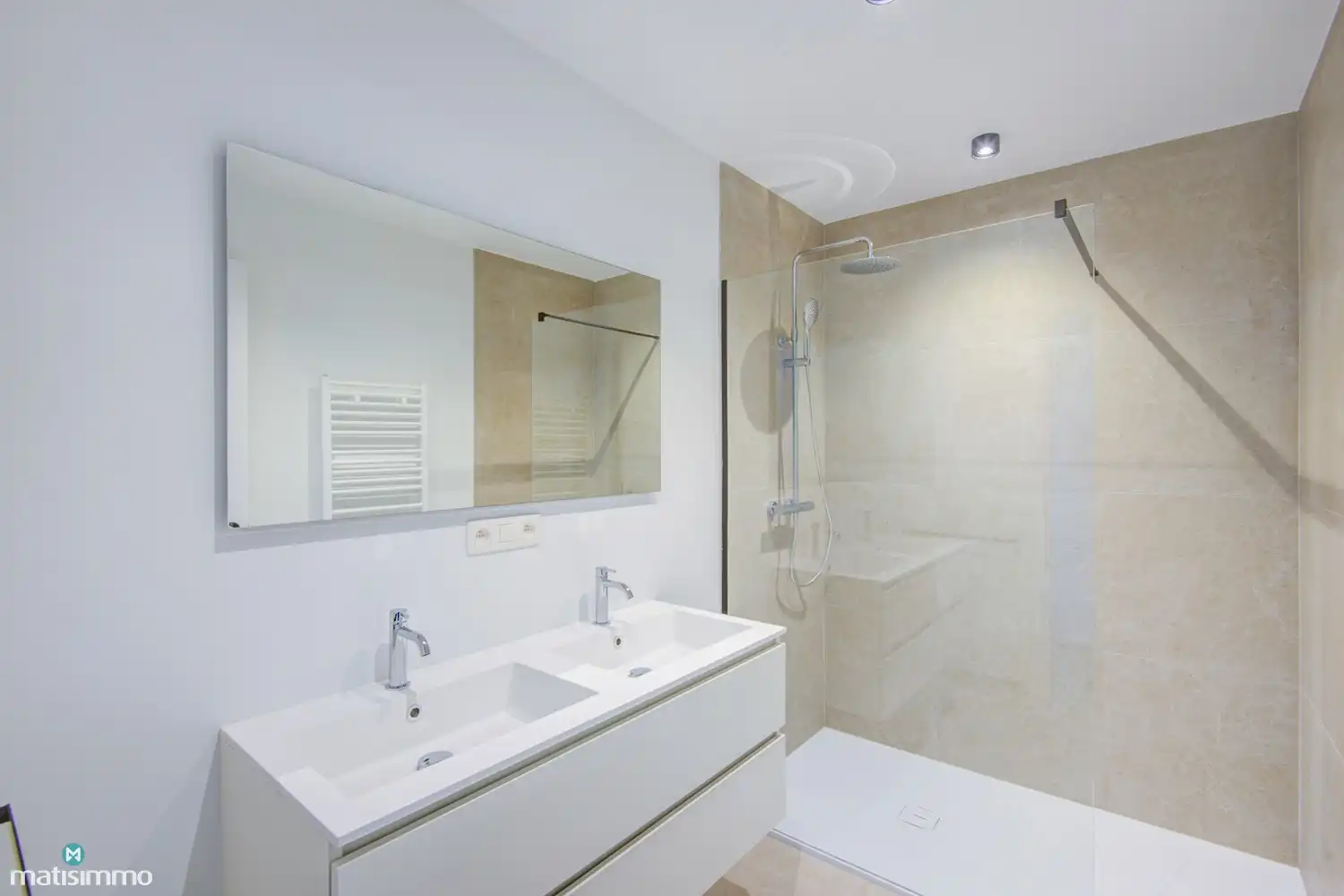 NIEUWBOUWAPPARTEMENT MET 2 SLAAPKAMERS, OVERDEKT TERRAS EN ONDERGRONDSE AUTOSTAANPLAATS NABIJ HET CENTRUM VAN TONGEREN foto 10