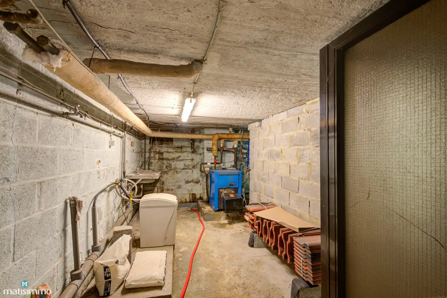 HANDELSGELIJKVLOERS MET DUPLEXAPPARTEMENT VOORZIEN VAN PARKEERGELEGENHEID NABIJ CENTRUM TONGEREN foto 35