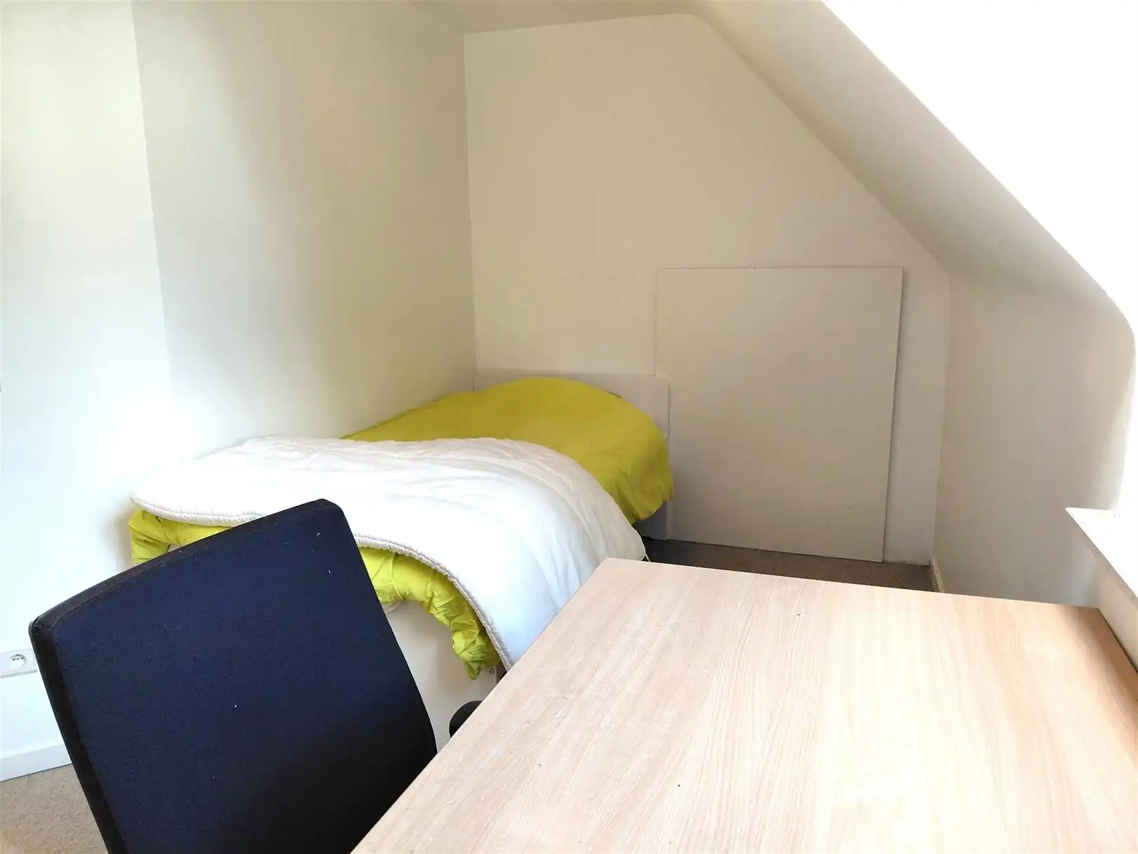 TE HUUR: Unieke woning met 3 slaapkamers en prachtige tuin te Houthalen! foto 24