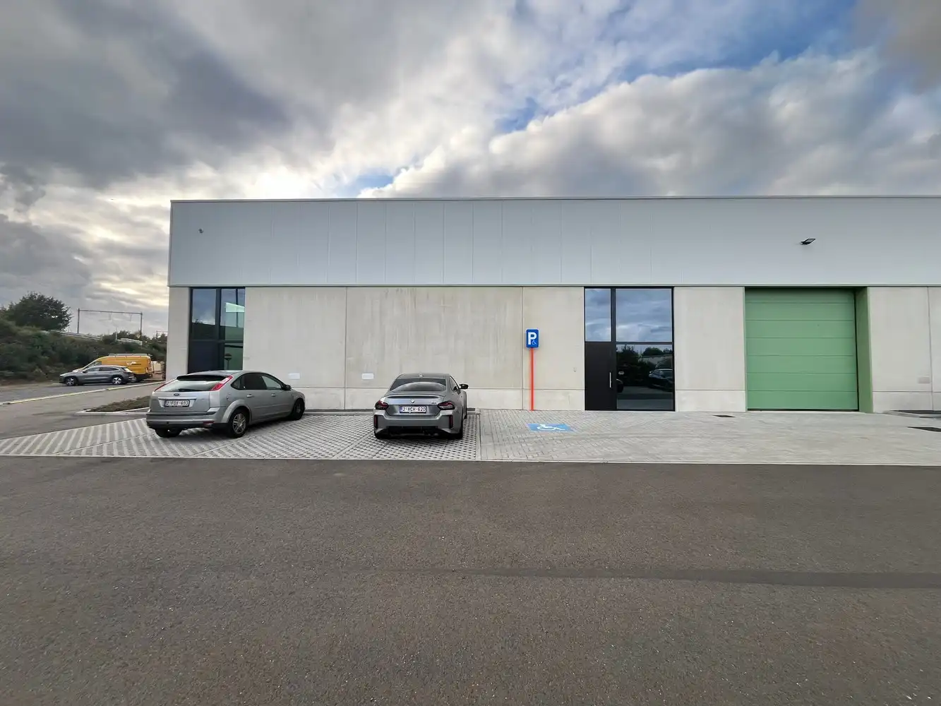 237m² bedrijfshal foto 3