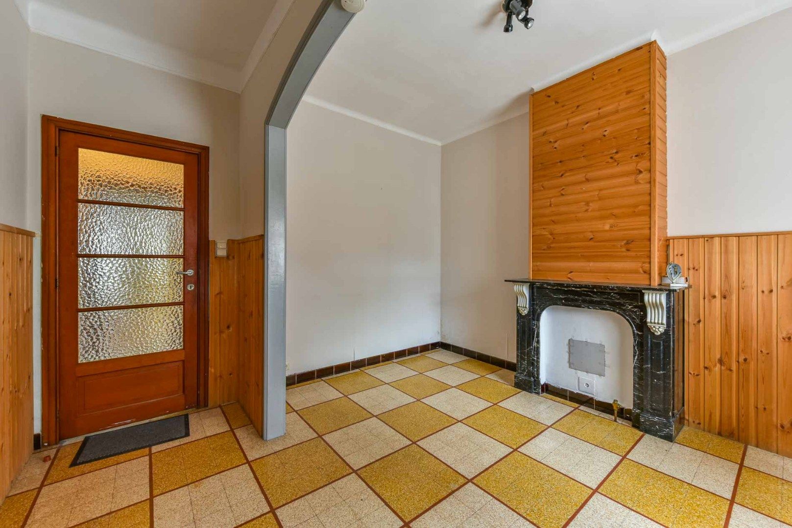 Op zoek naar een woning met veel potentieel, centraal gelegen in Merchtem? Welkom Home! foto 3