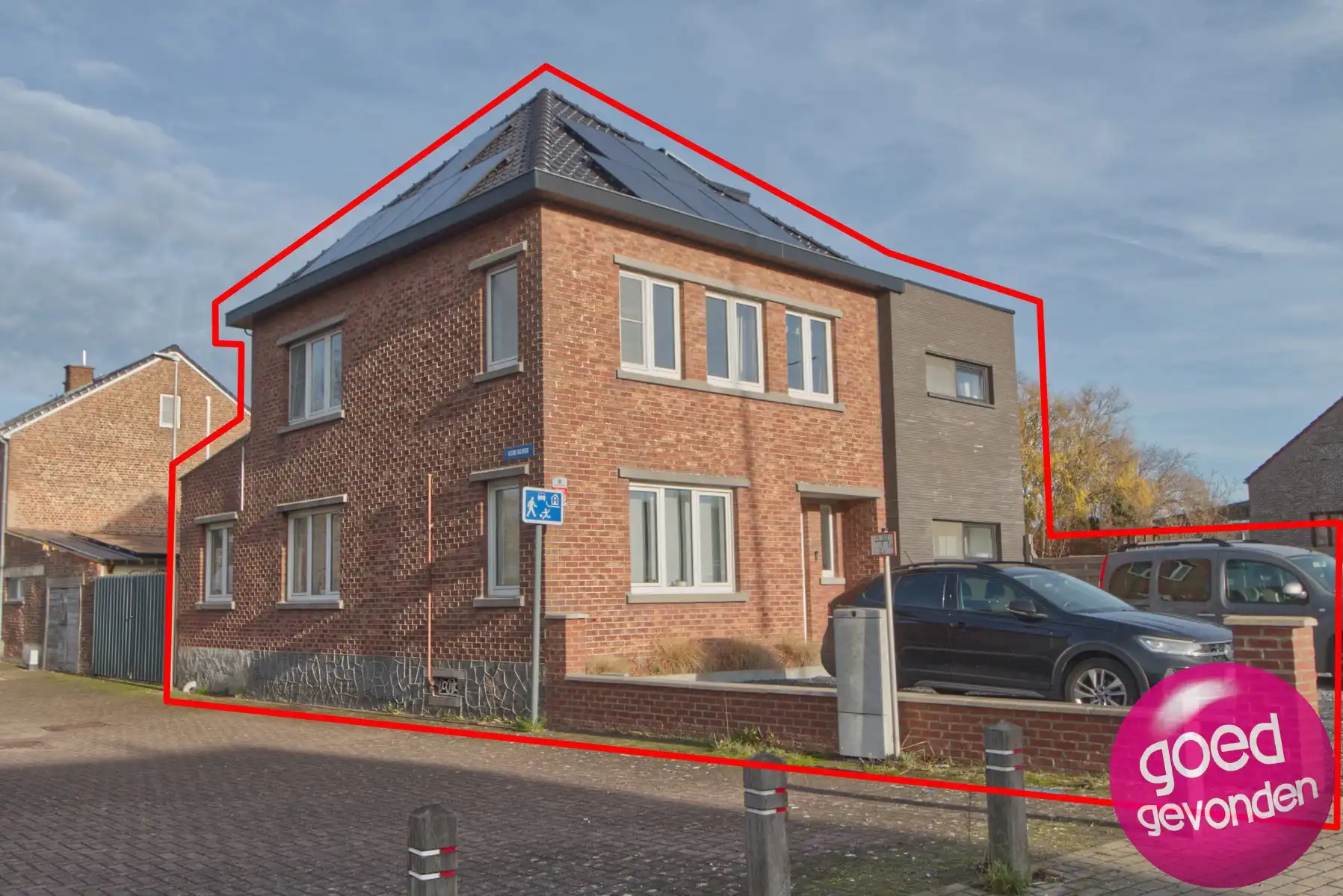 WONING - GERENOVEERD - 4 SLK - TERRAS - TUIN - PARKING foto {{pictureIndex}}