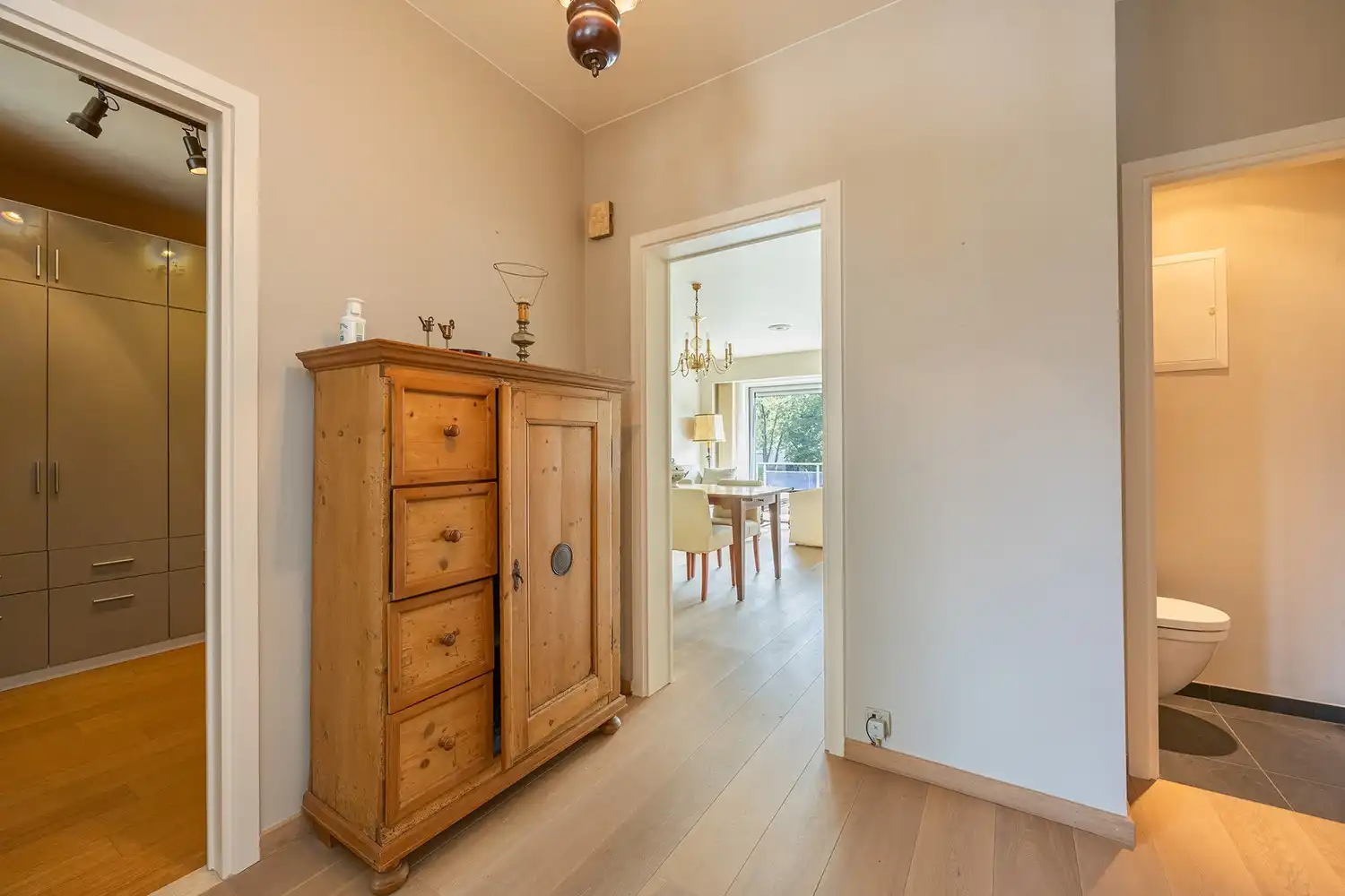 Verzorgd 3-slaapkamer appartement met garagebox foto 12
