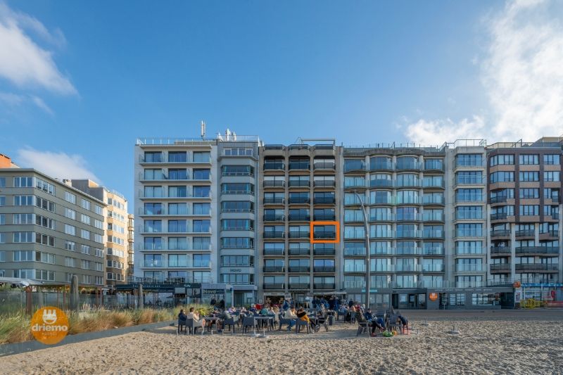 APPARTEMENT MET DRIE SLAAPKAMERS MET FRONTAAL ZEEZICHT GELEGEN TUSSEN DE ESPLANADE EN DE ZEELAAN foto 2