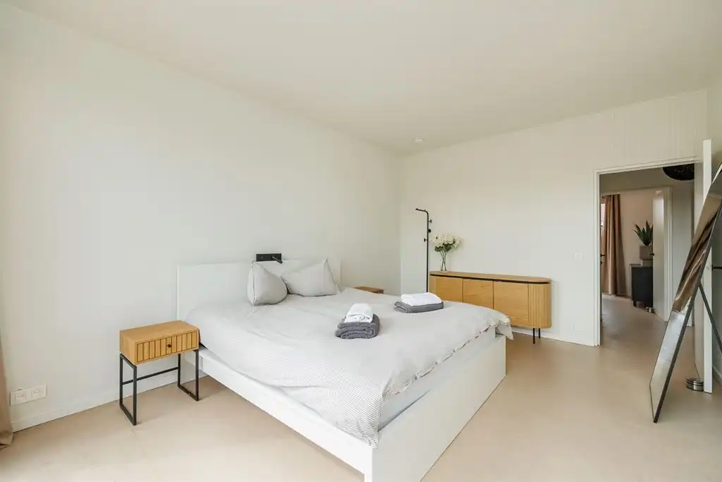 Unieke jaren 80-woning met ruime tuin foto 16