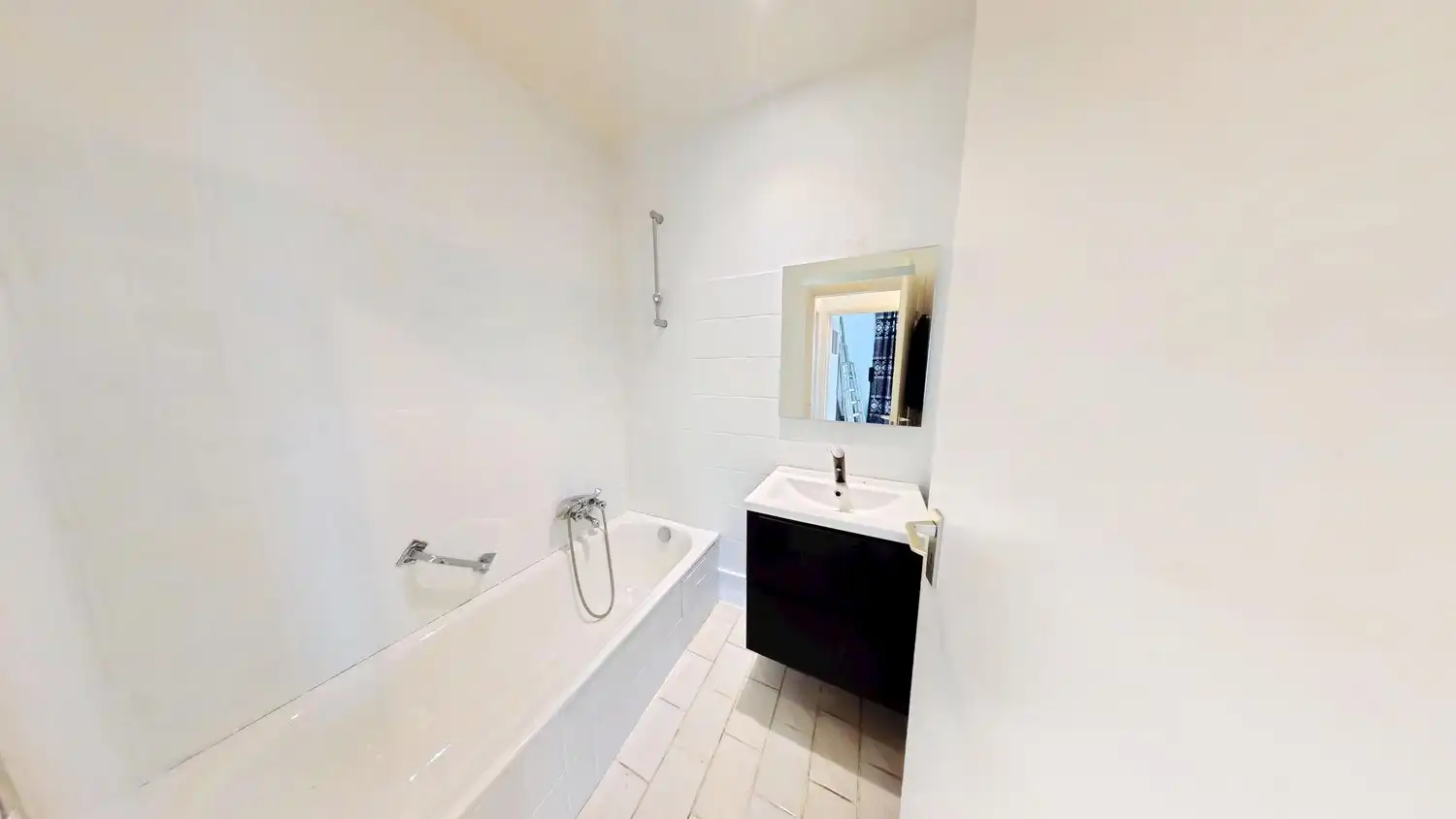 Centraal gelegen appartement met 2 slaapkamers! foto 11