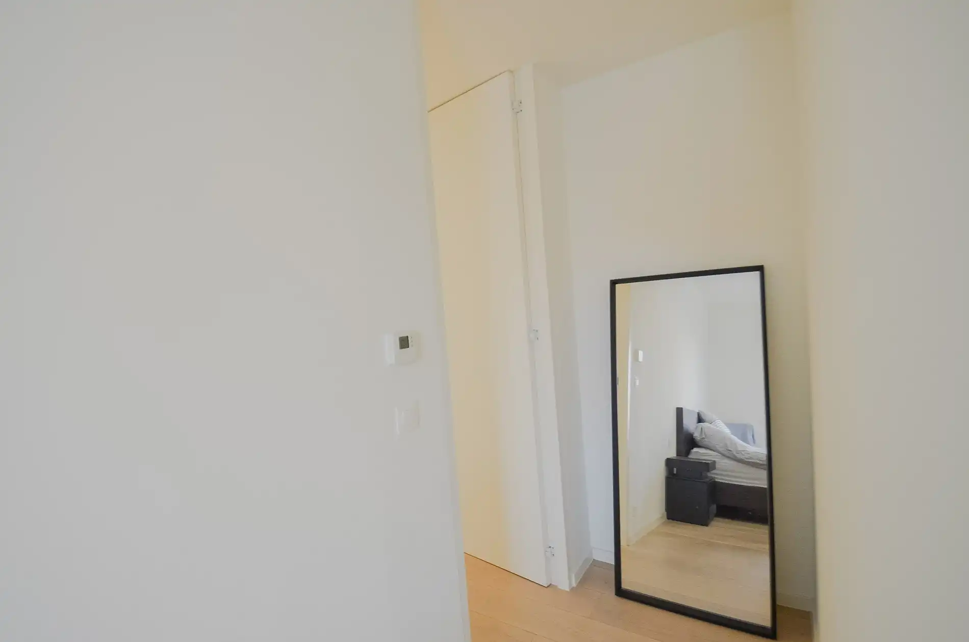 Appartement met gevelbreedte van ongeveer 5,2 meter en een ruim zonnig terras. foto 17