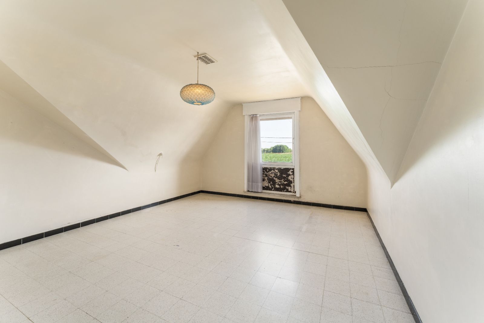 Ruime gezinswoning op 737 m² met 6 slaapkamers! foto 11