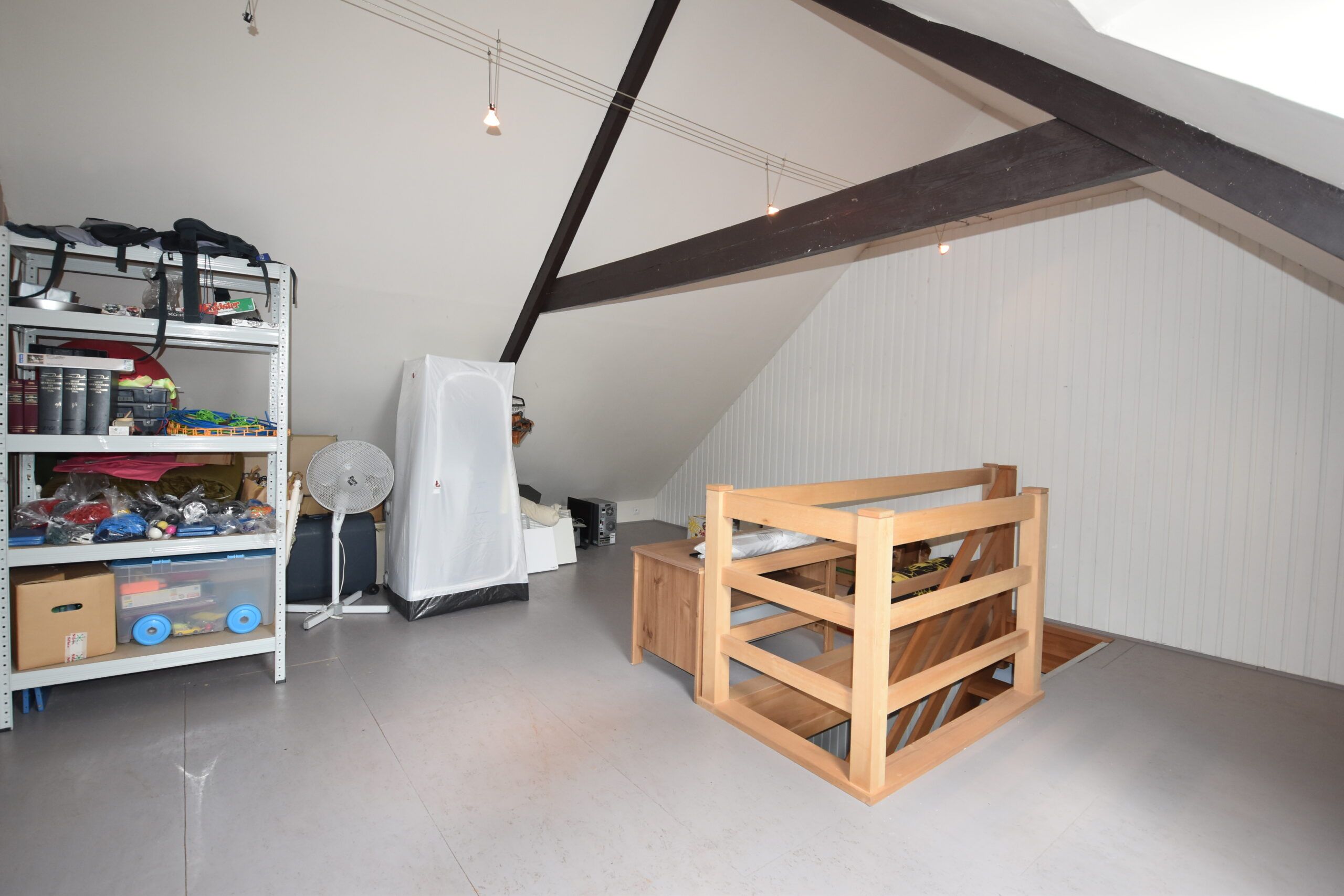 Atelier/praktijk met zeer ruime woonst in Nieuwkerken foto 21