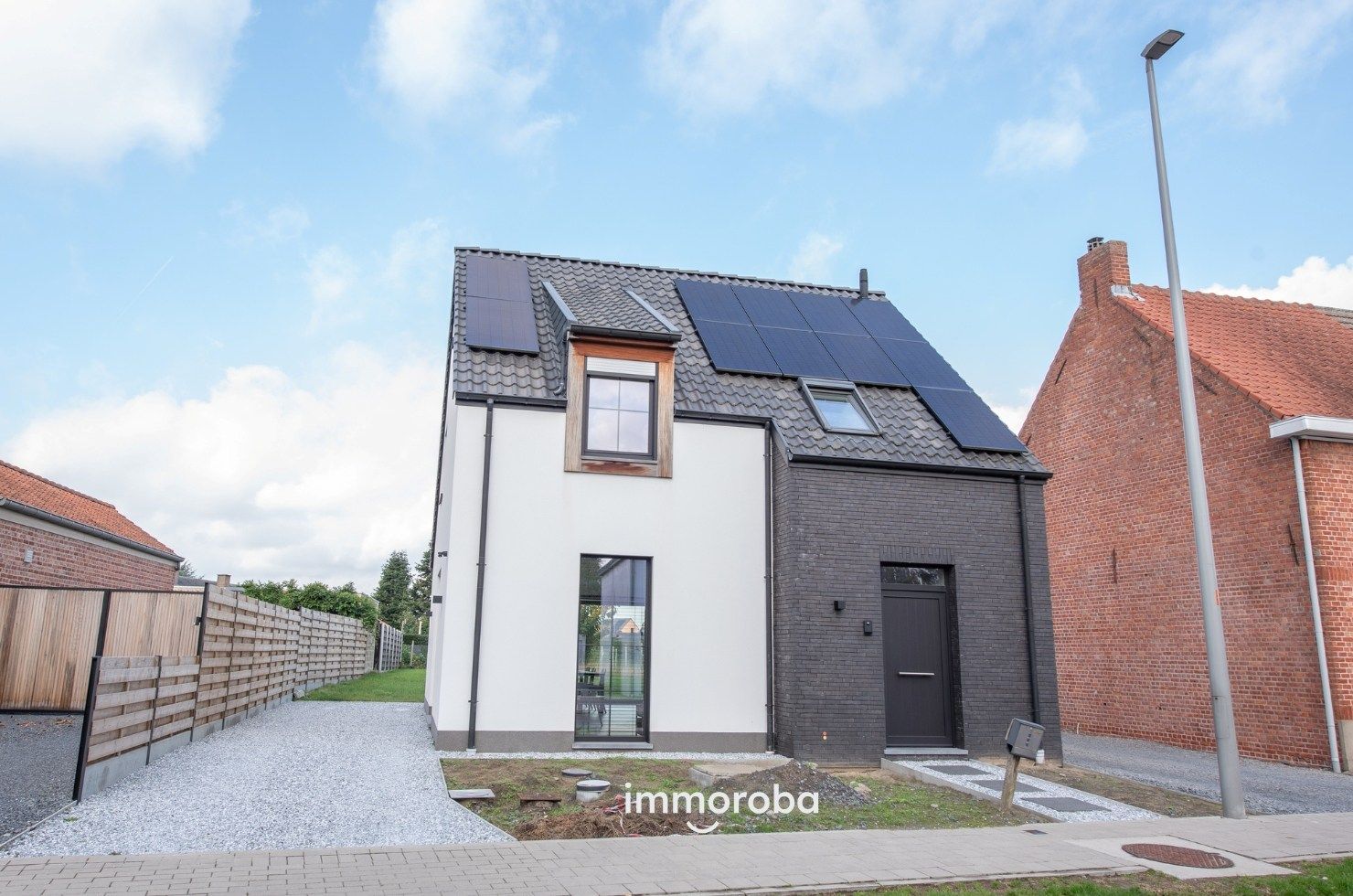 Volledig instapklare woning met 3 slaapkamers en leuke tuin in Zulte foto {{pictureIndex}}