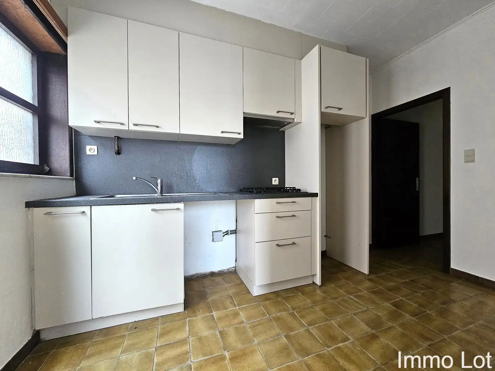 Woning met 2 slaapkamers in het centrum van Zele te huur foto 2