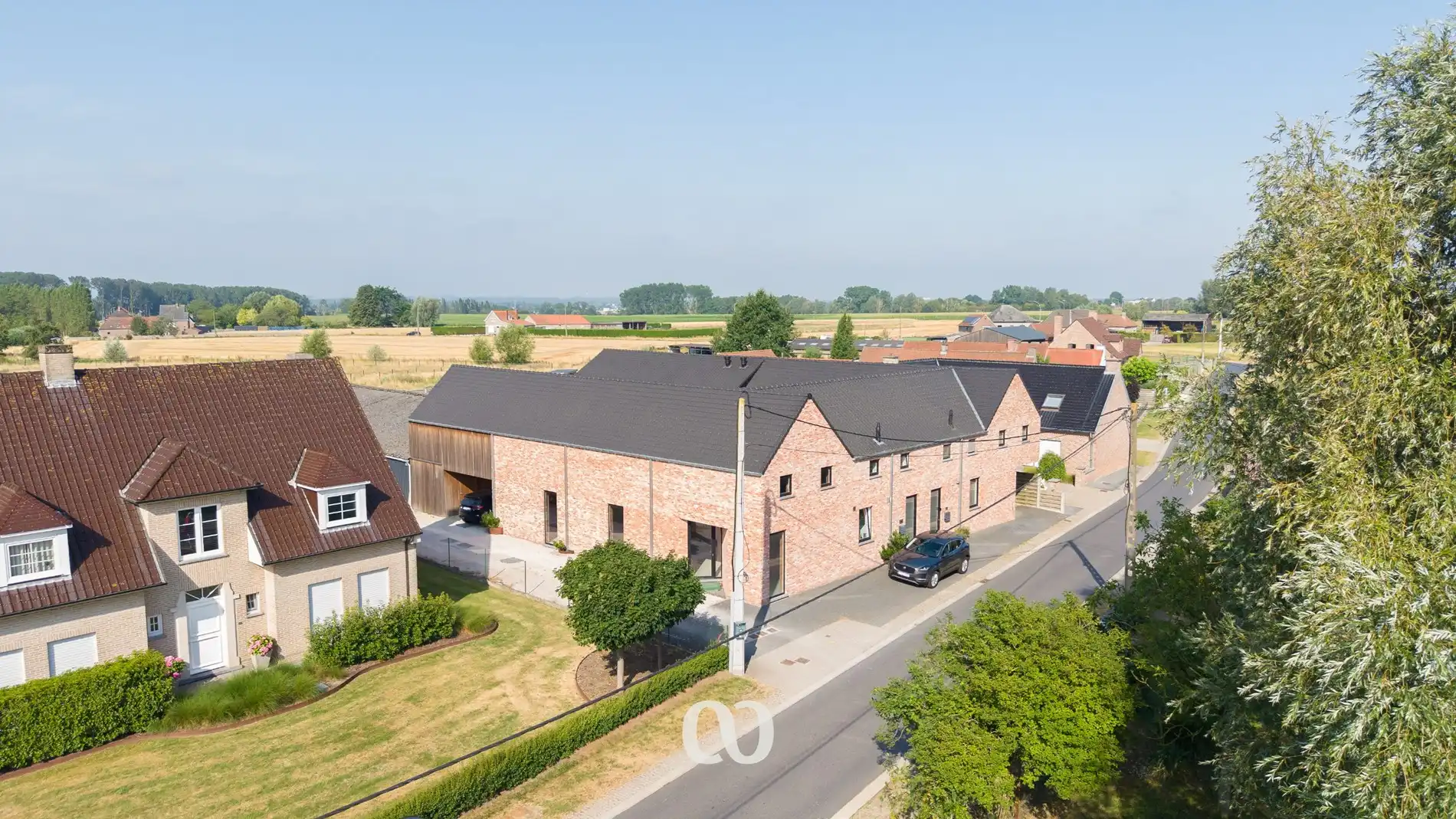 Ruime casco woning met tal van mogelijkheden! foto {{pictureIndex}}