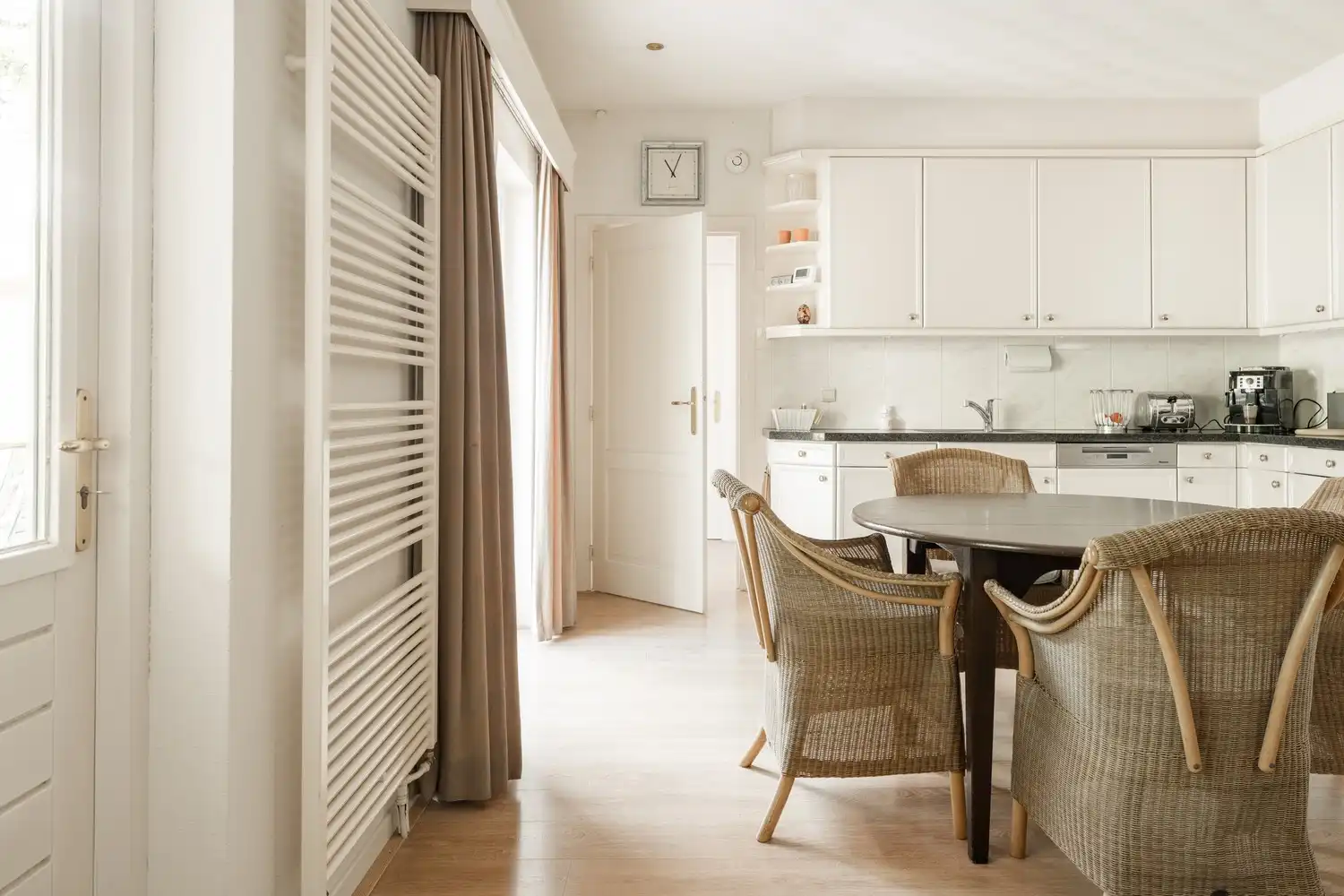 Mooie prachtige gelijkvloerse villa in de gegeerde villawijk Kollenberg te Achel! foto 15