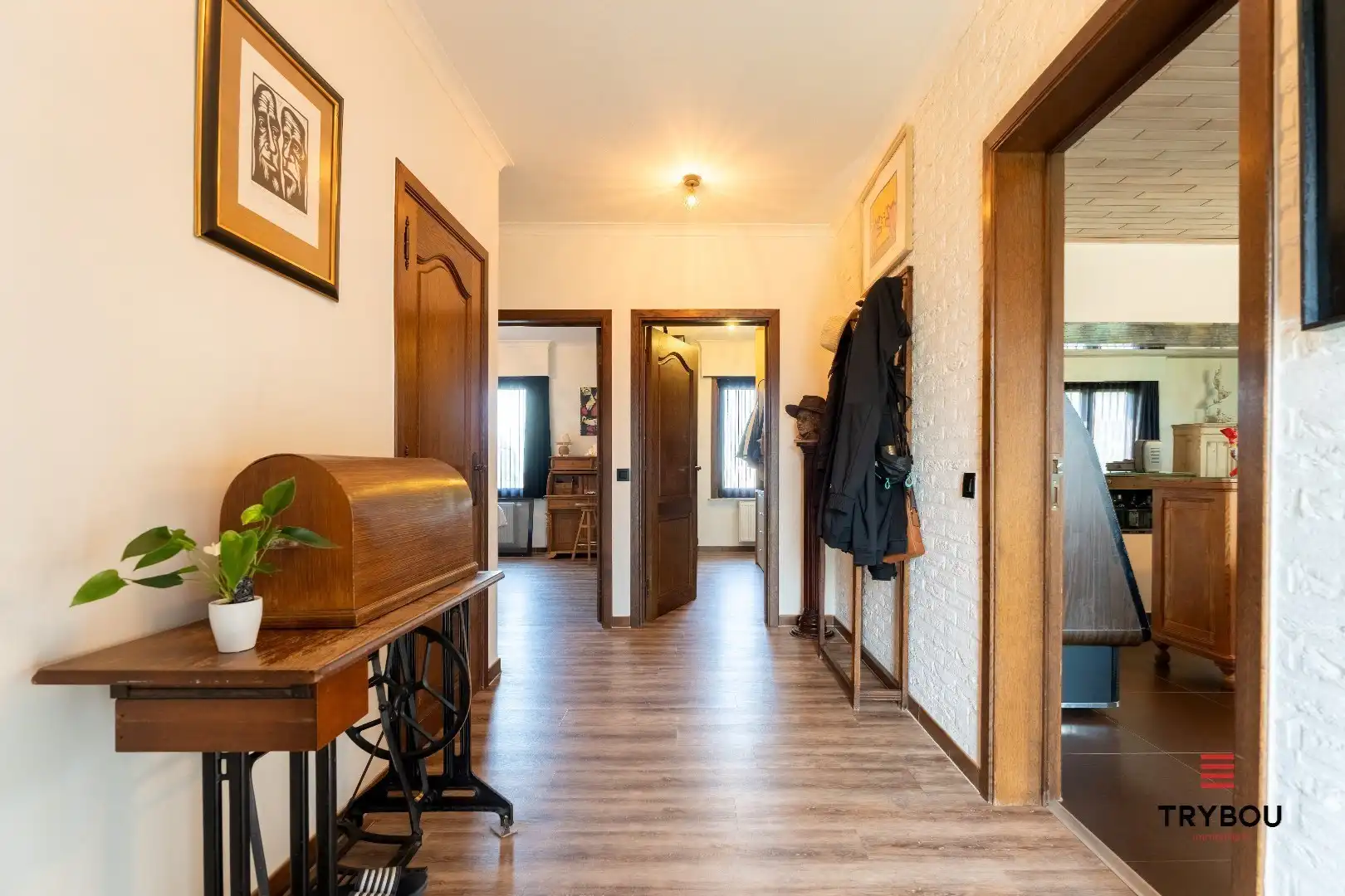 Gerenoveerde landelijke woning op een perceel van 1396m² met prachtige verzichten! foto 5