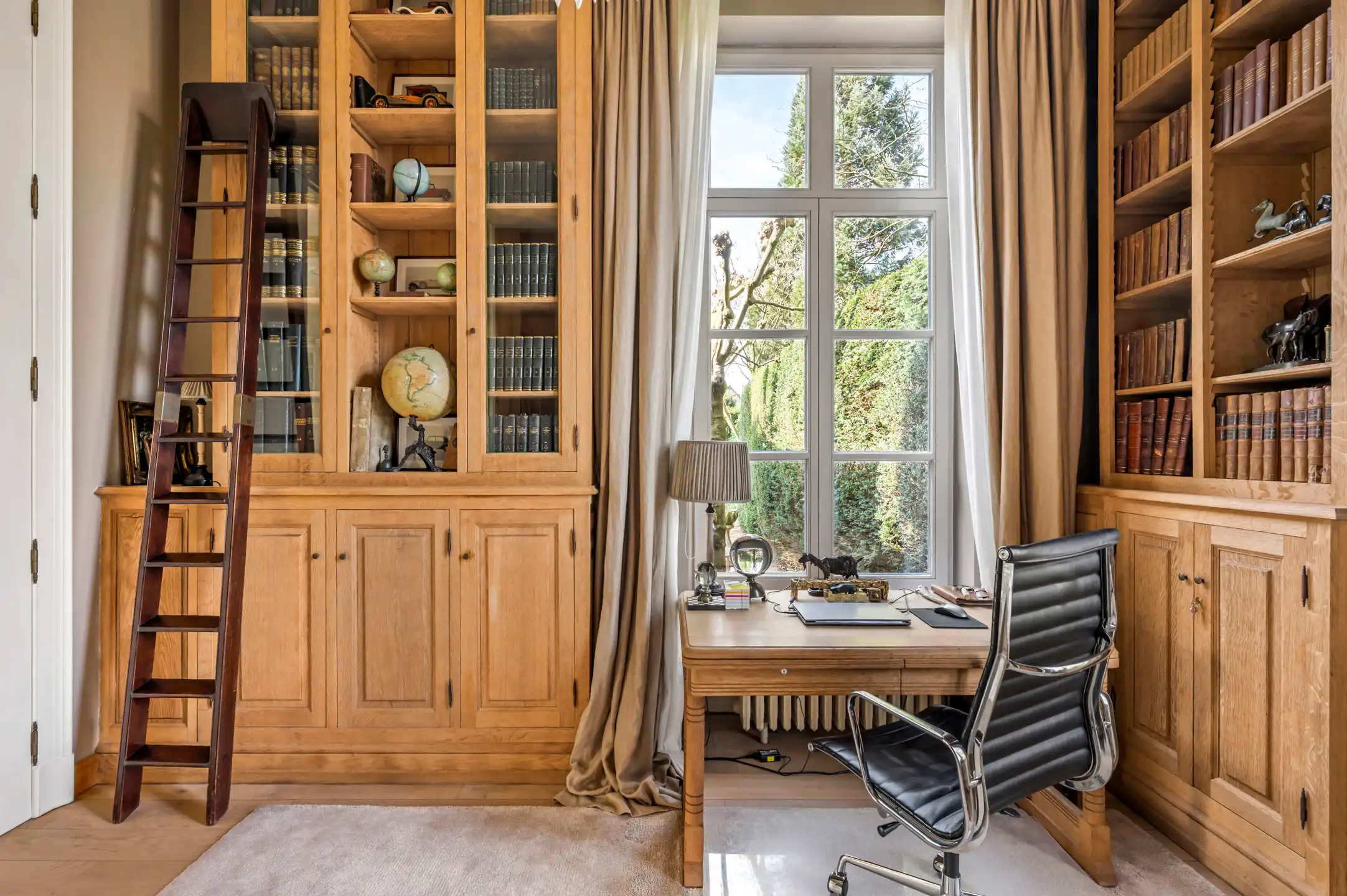 GEEL - Stijlvolle villa met parktuin foto 8