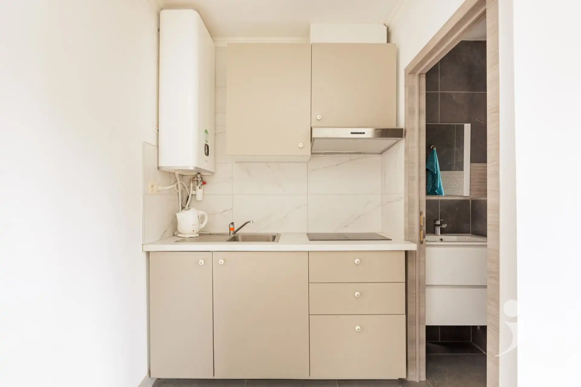 Zeer ruime woning aan de Becker-Remyplein! foto 17