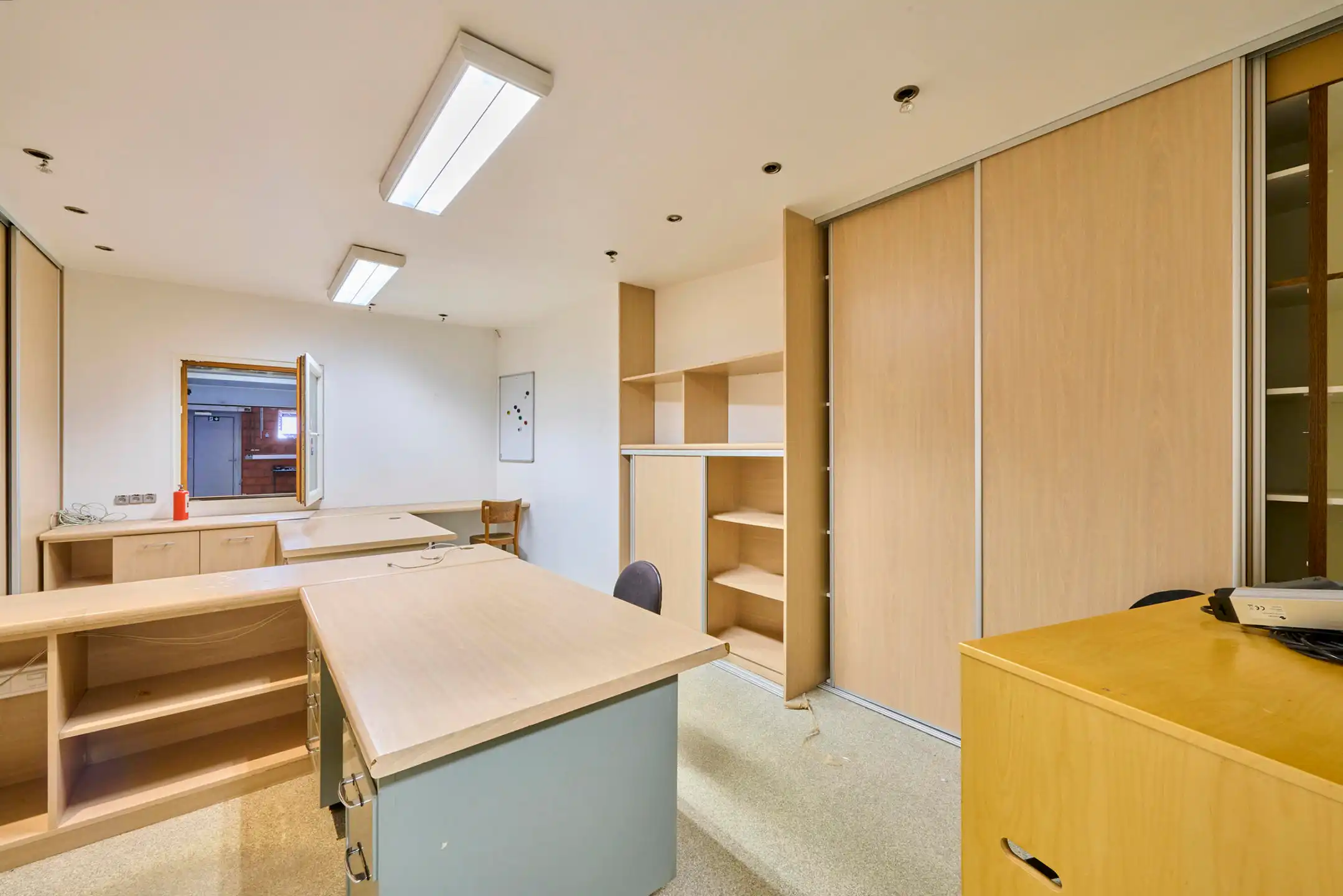 Te huur: multifunctioneel handelsgelijkvloers van 800m² foto 9