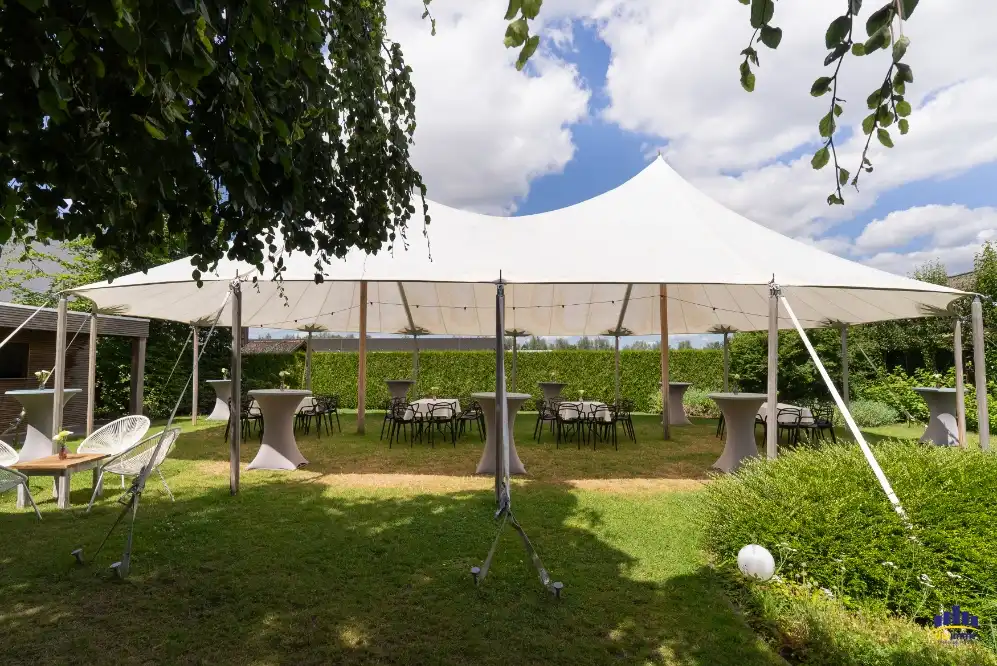 Te Koop: Unieke Feestzaal in Waregem – Instapklaar en Uitstekend Gelegen foto 2