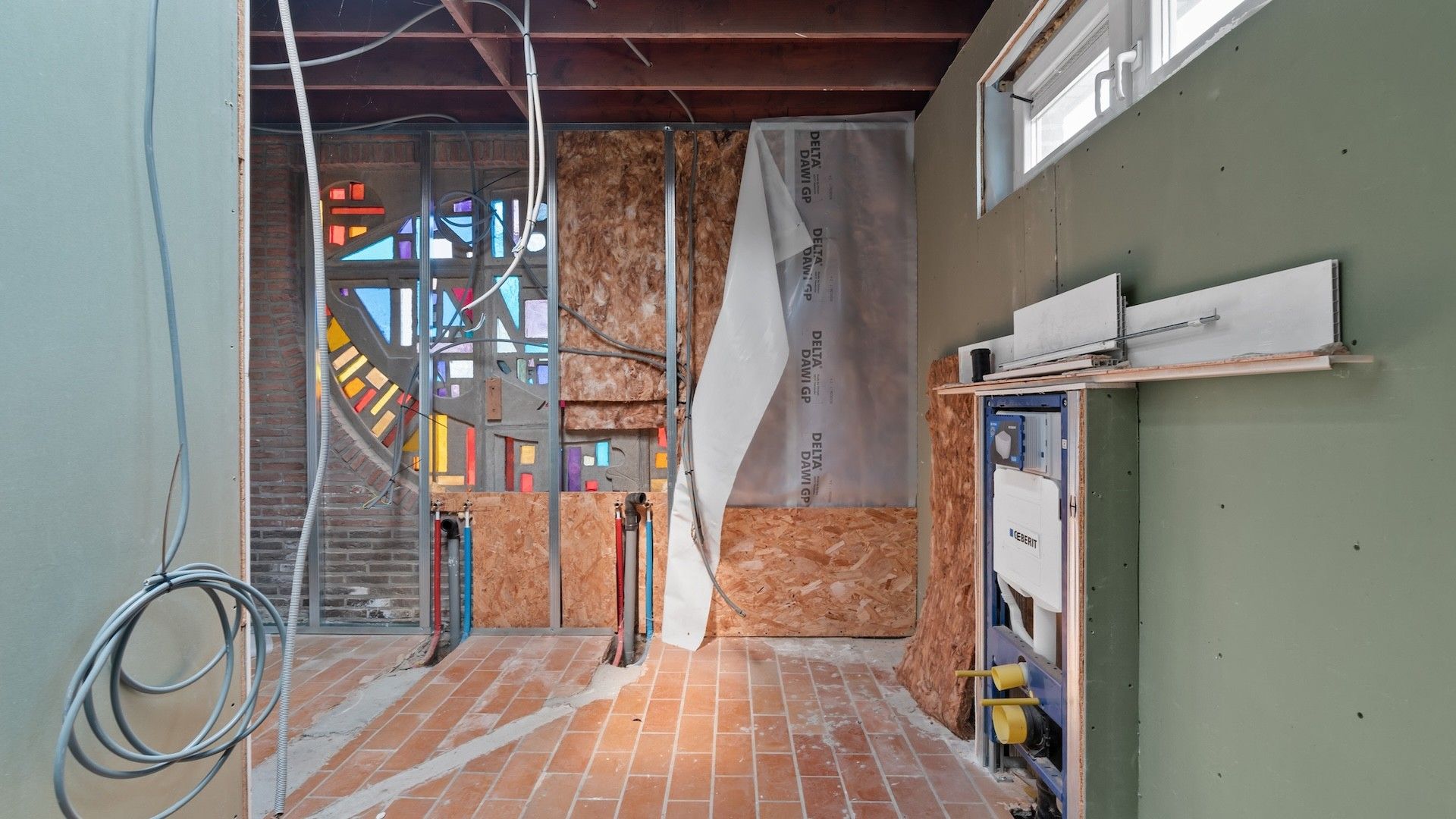 Te renoveren woning (O.B.) met 3 slaapkamers op 6a 48ca foto 19