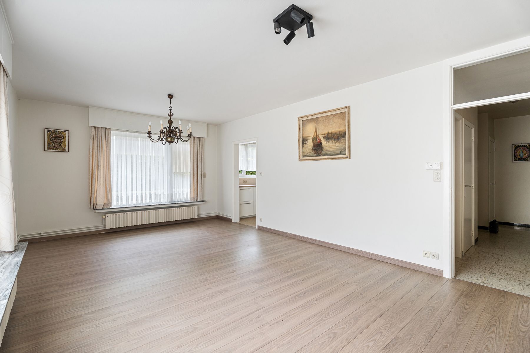 Ruim 3 slpk. gelijkvloersappartement te Sint-Michiels foto 4