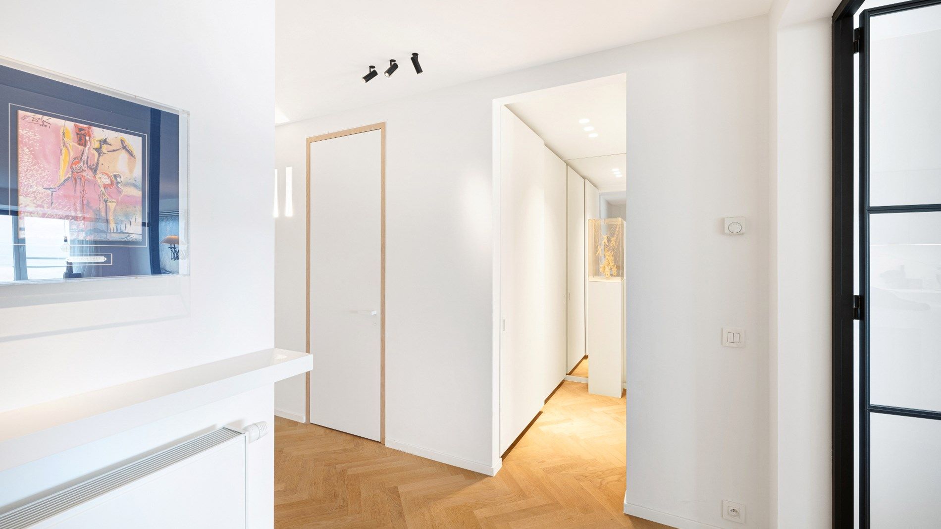 Luxueus vernieuwd appartement op de Zeedijk vlakbij het Rubensplein te Albertplage. Garage te koop foto 13