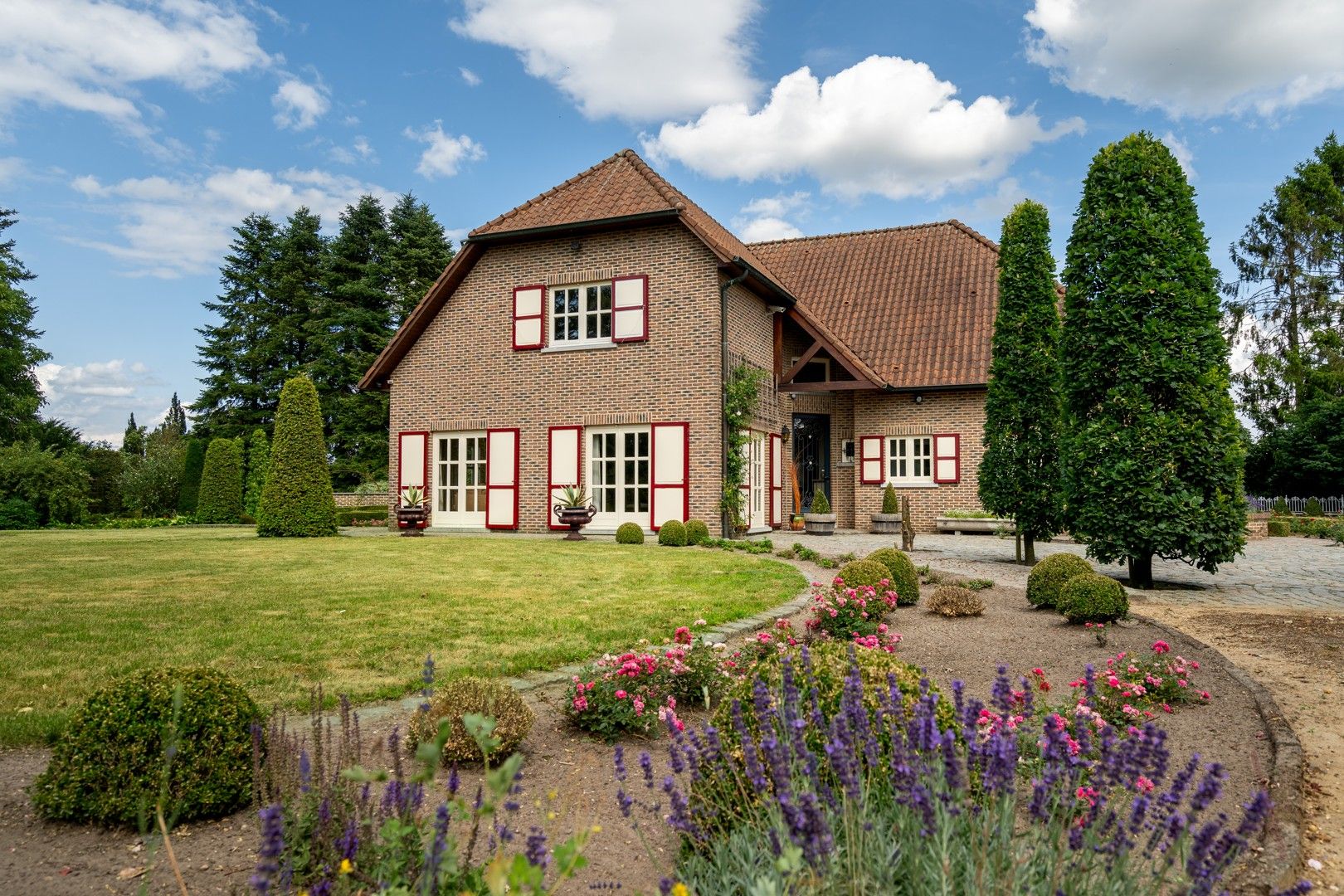 Riante karaktervolle villa met parktuin op ruim 1 hectare foto 22