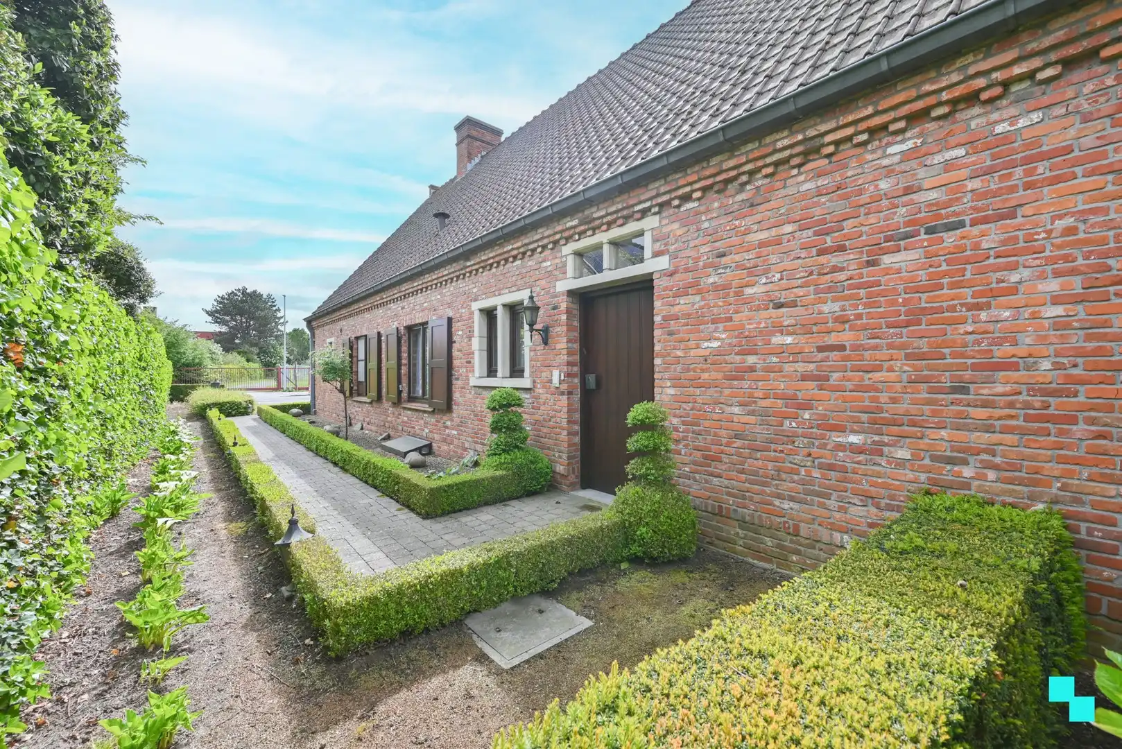 Verzorgde open bebouwing met garage te Izegem foto 3