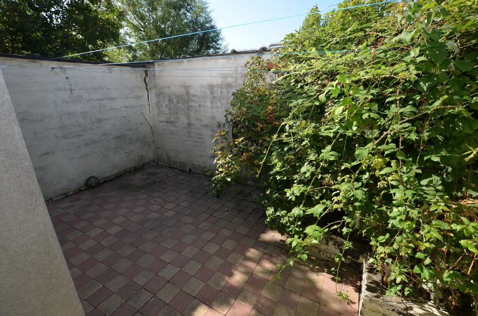 Ruim woonhuis met garage foto 15