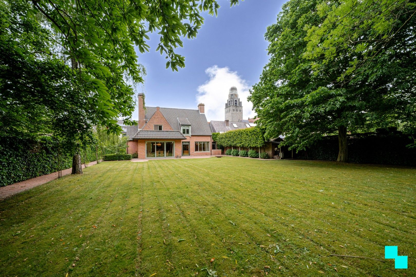 Charmante villa in het groen te Roeselare foto {{pictureIndex}}