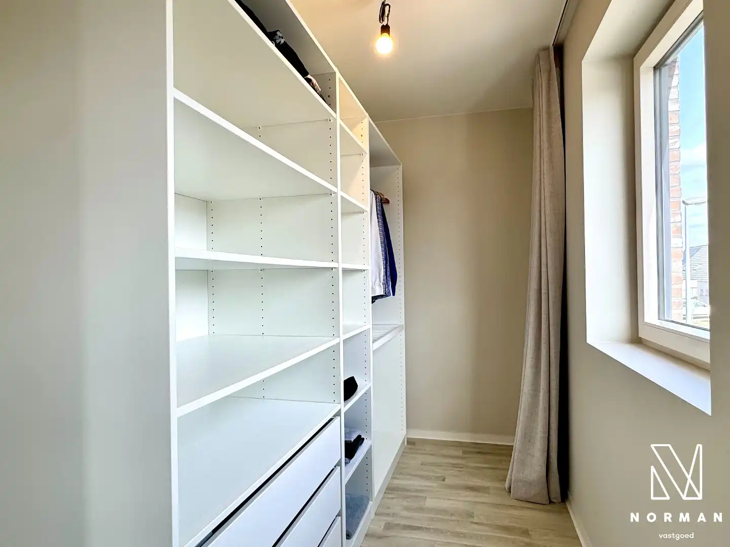 Instapklare nieuwbouwwoning met moderne afwerking en veel lichtinval foto 8