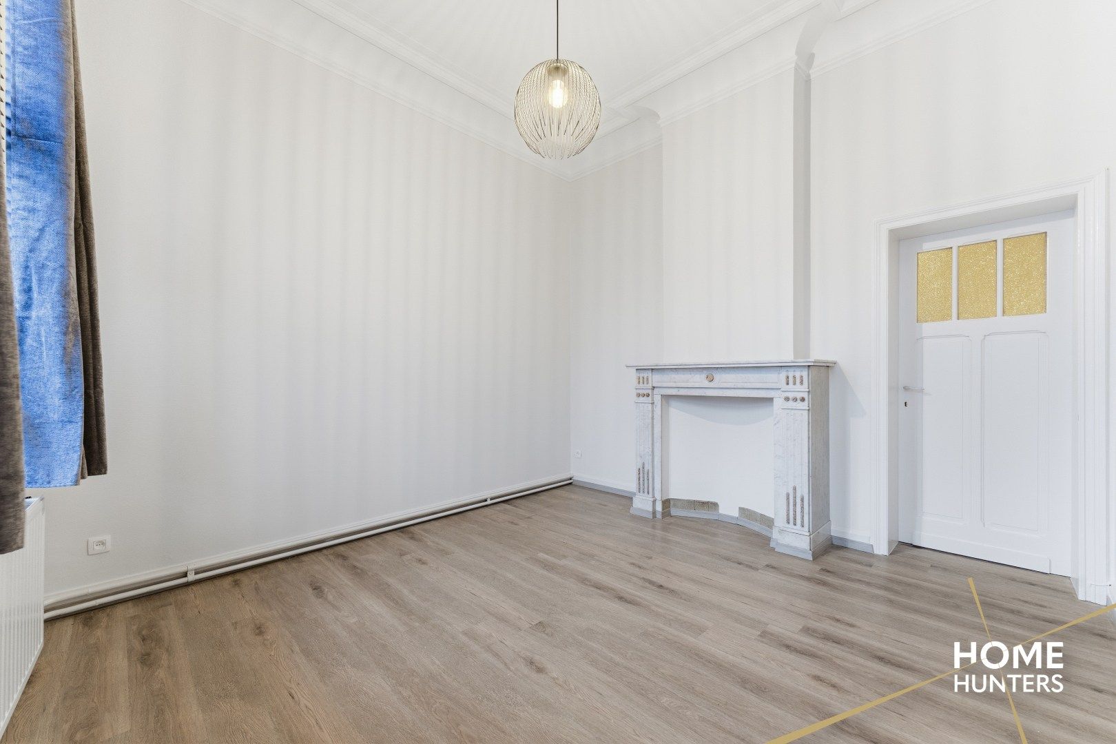 Ruim éénslaapkamer appartement met uniek zicht op het astridpark en de Sint Maartens Kathedraal te Ieper foto 12