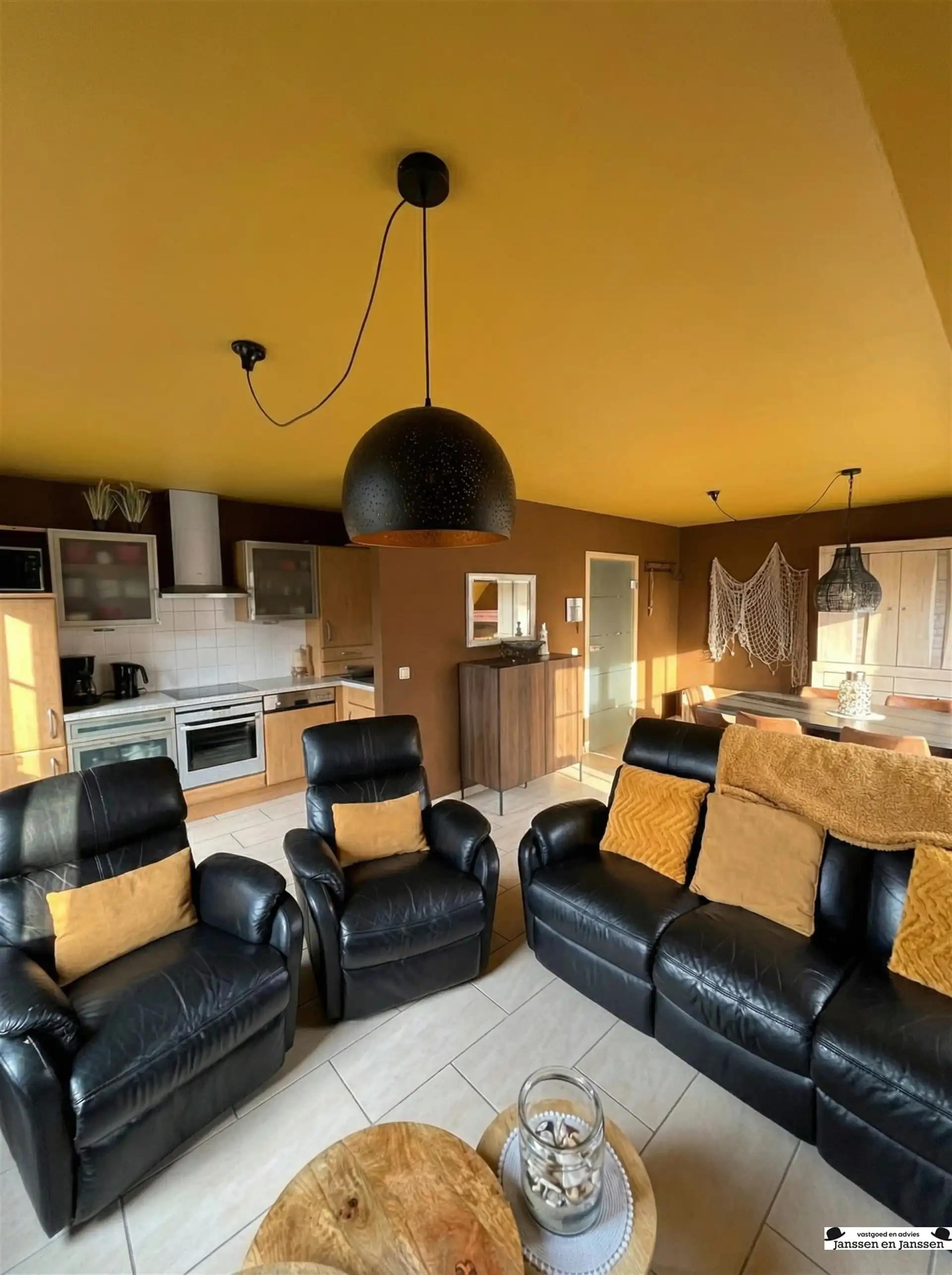 Duplex appartement met ondergrondse parking nabij het strand foto 3